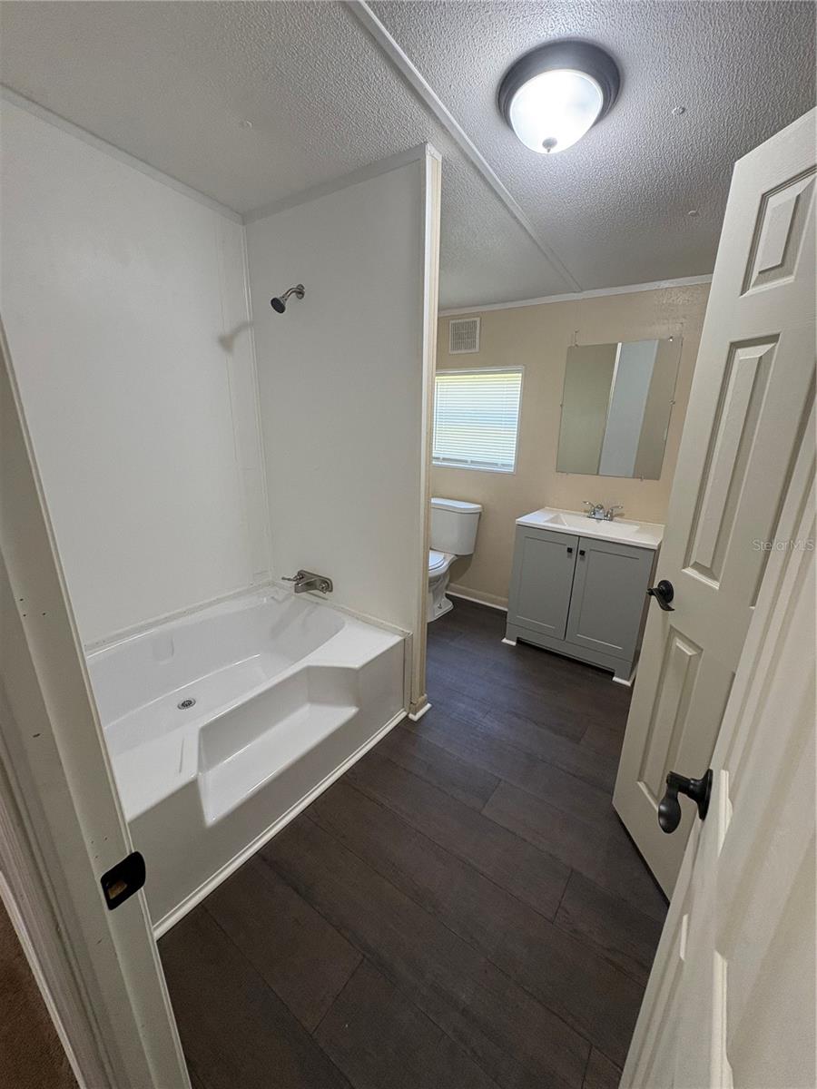 Image 14 of 16 For 925 8th Street