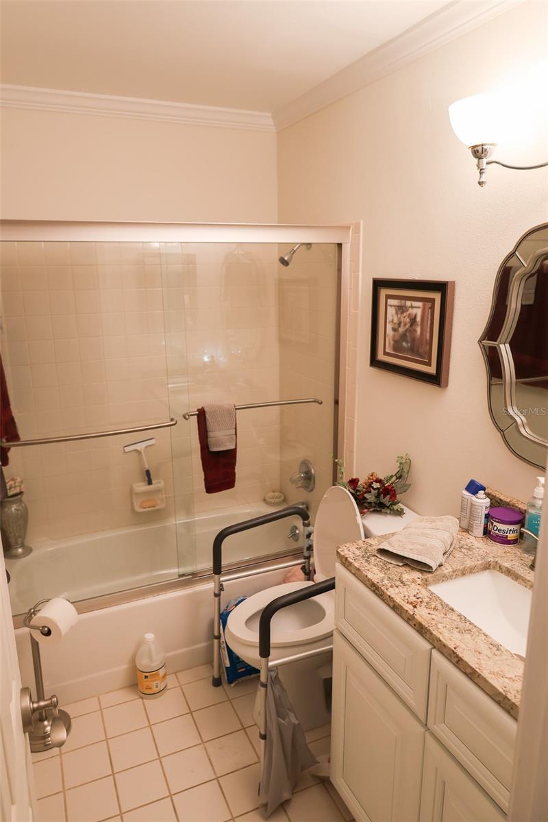 Image 12 of 19 For 2050 San Marcos Drive Se 113