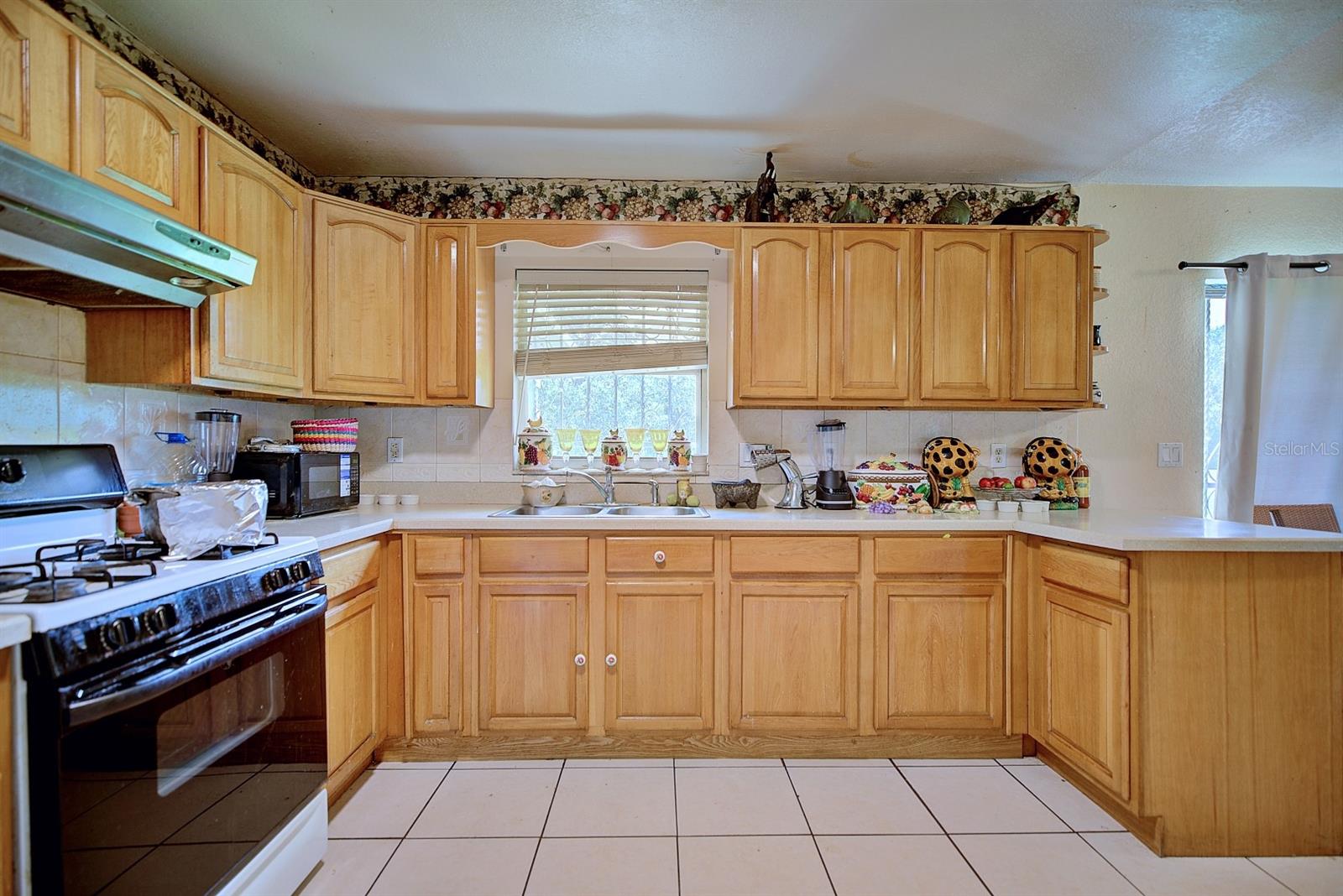Image 12 of 35 For 3092 Golfview Drive