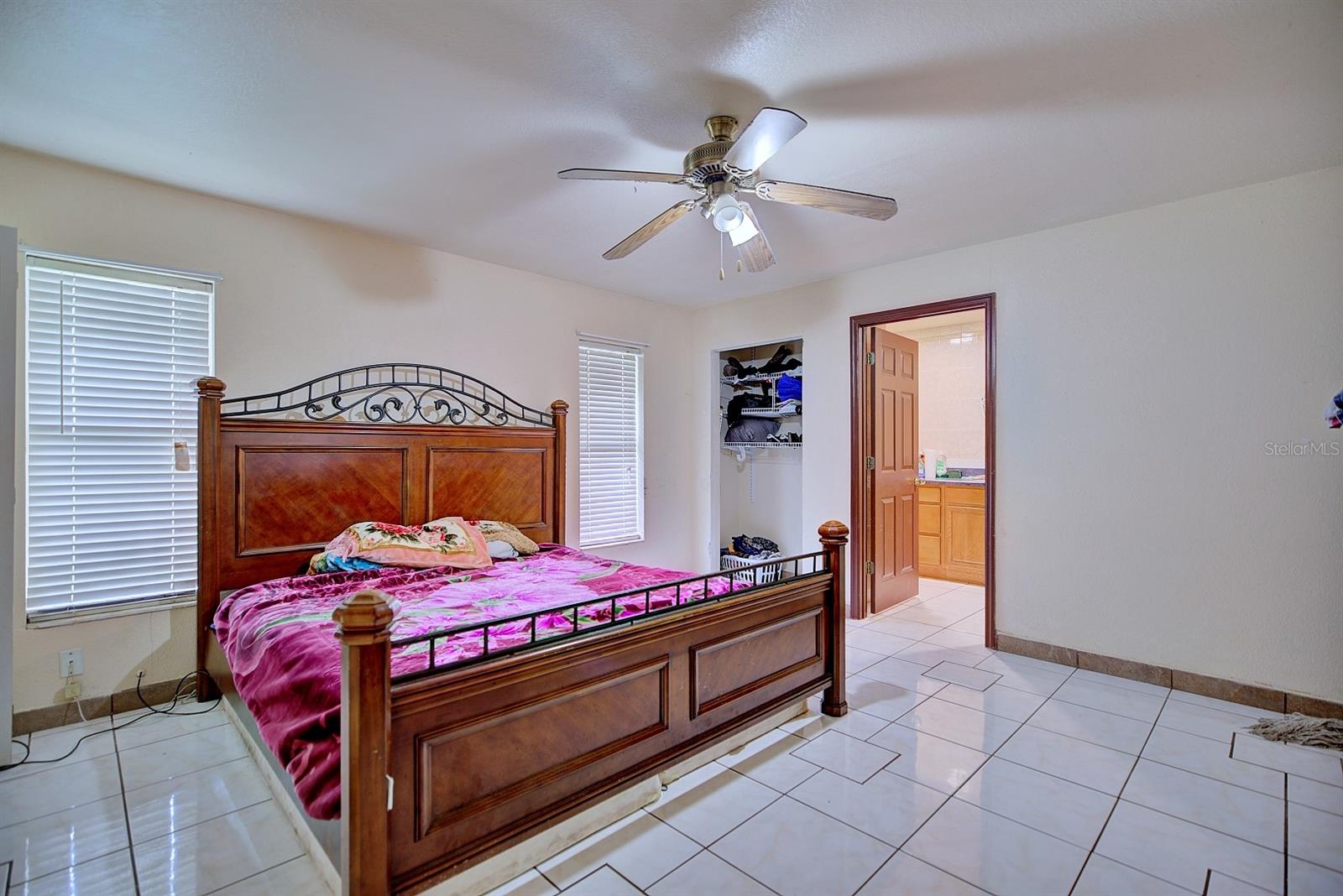 Image 18 of 35 For 3092 Golfview Drive