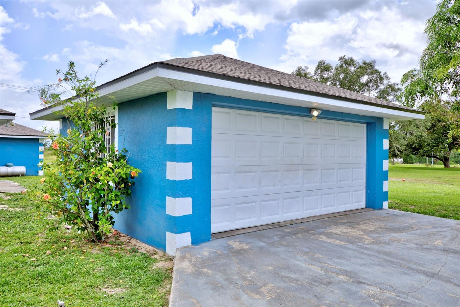 Image 26 of 35 For 3092 Golfview Drive