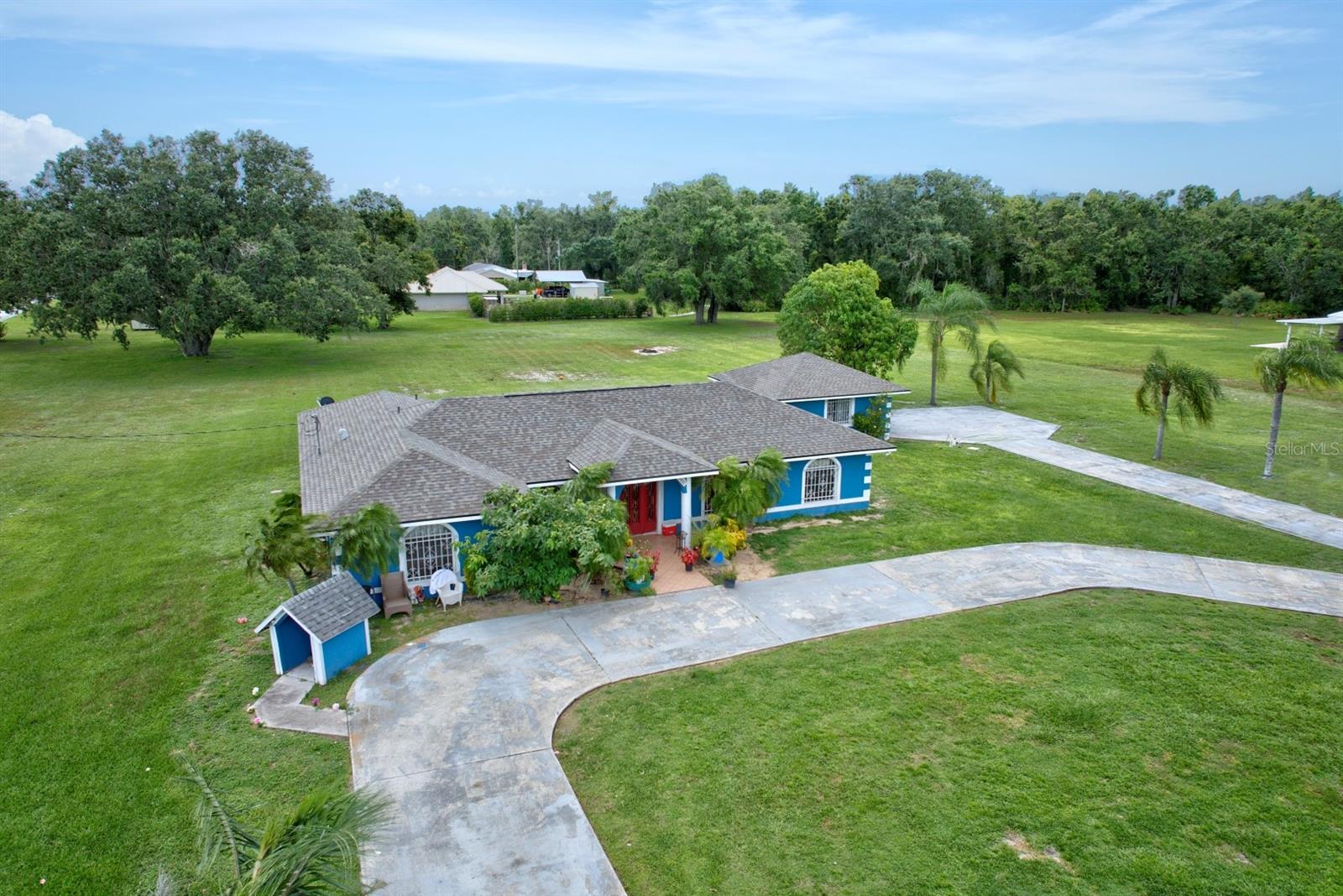 Image 3 of 35 For 3092 Golfview Drive