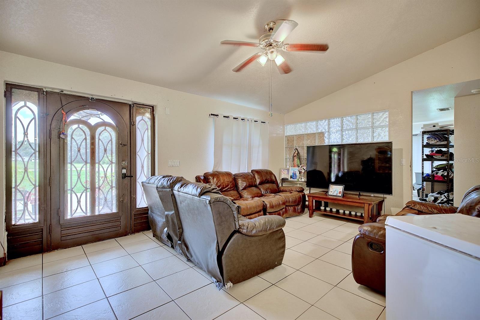 Image 4 of 35 For 3092 Golfview Drive