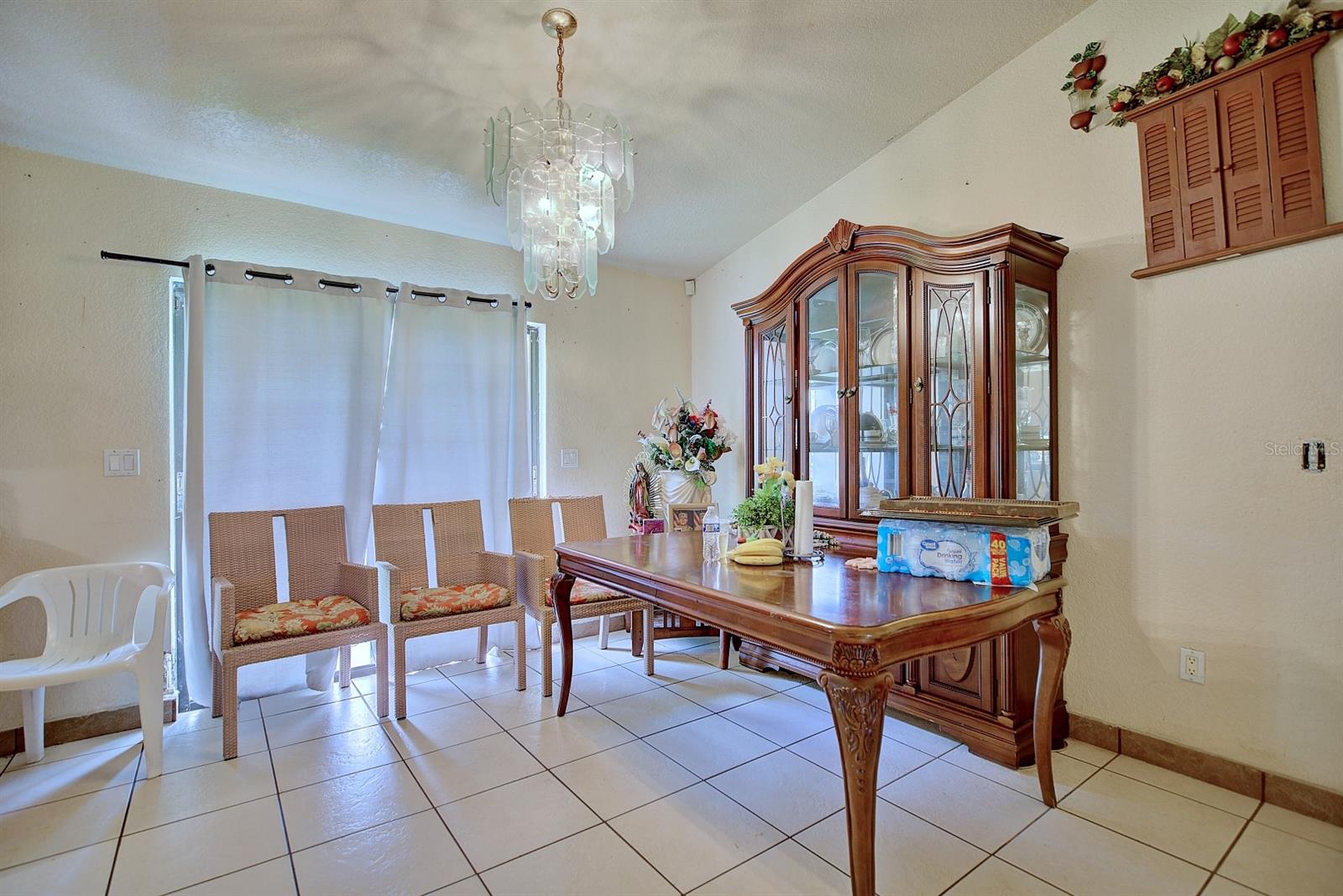 Image 9 of 35 For 3092 Golfview Drive
