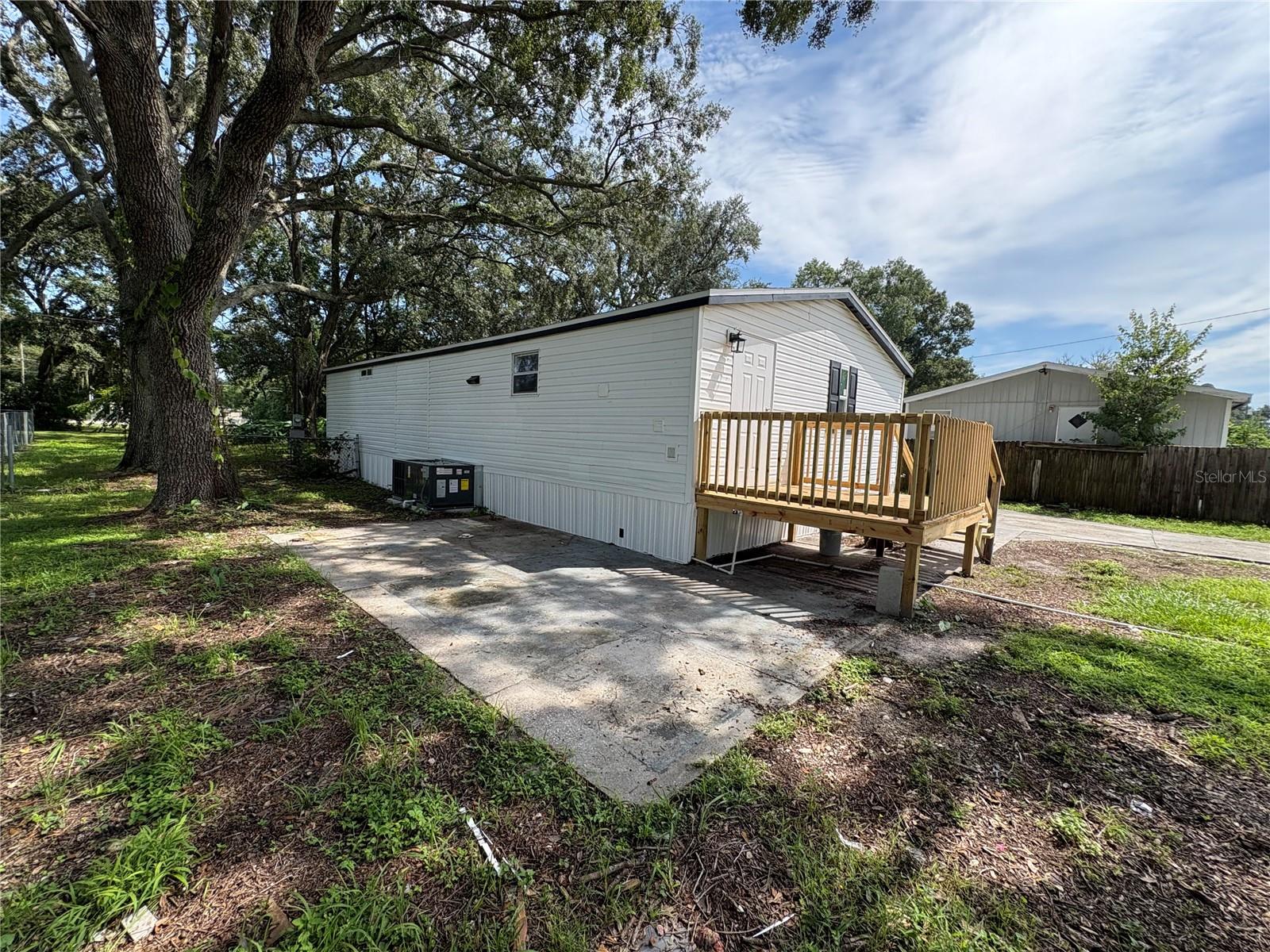 Image 4 of 14 For 120 Clearwater Court
