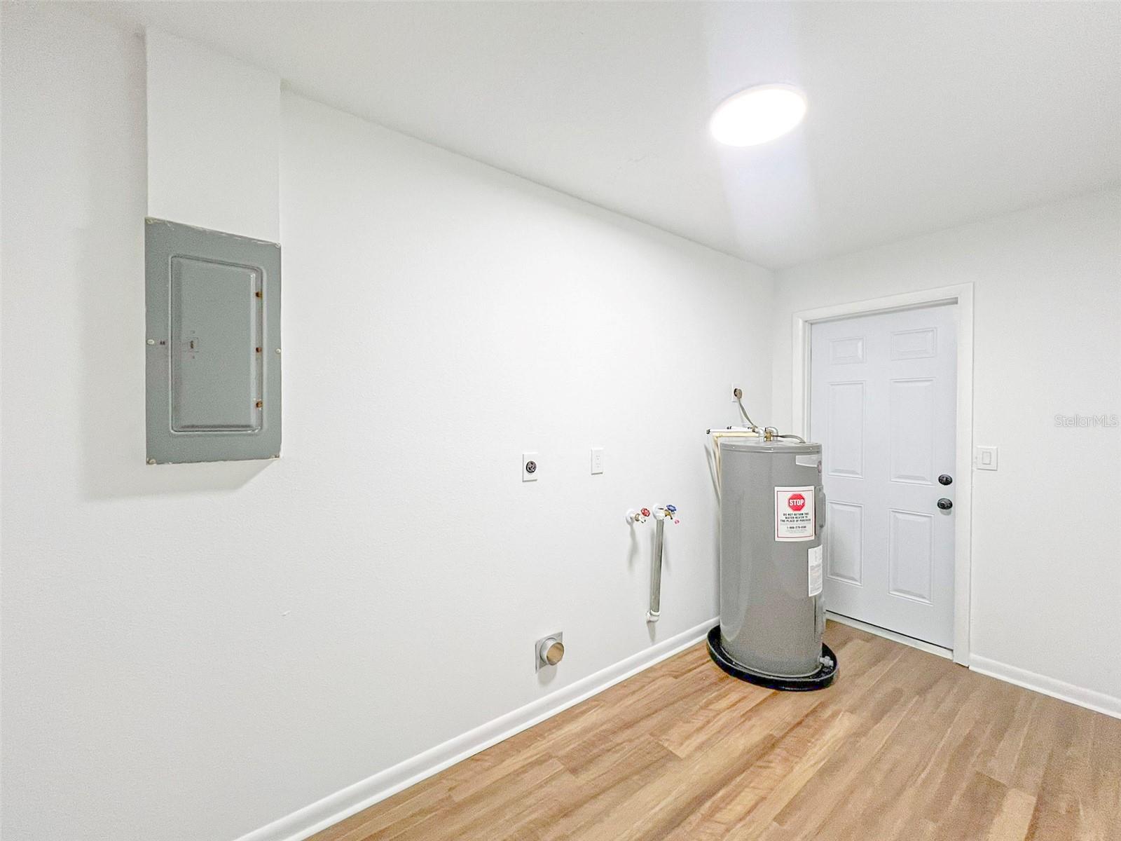 Image 7 of 25 For 602 Cortez Street