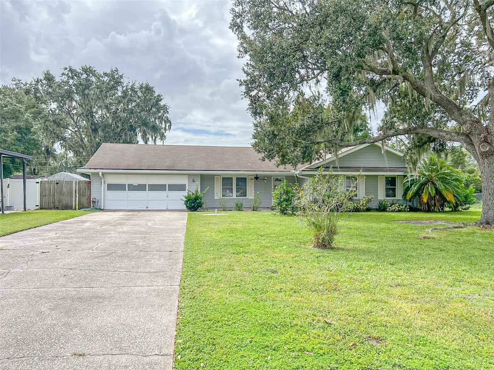 Image 18 of 31 For 2926 Forestgreen Drive S