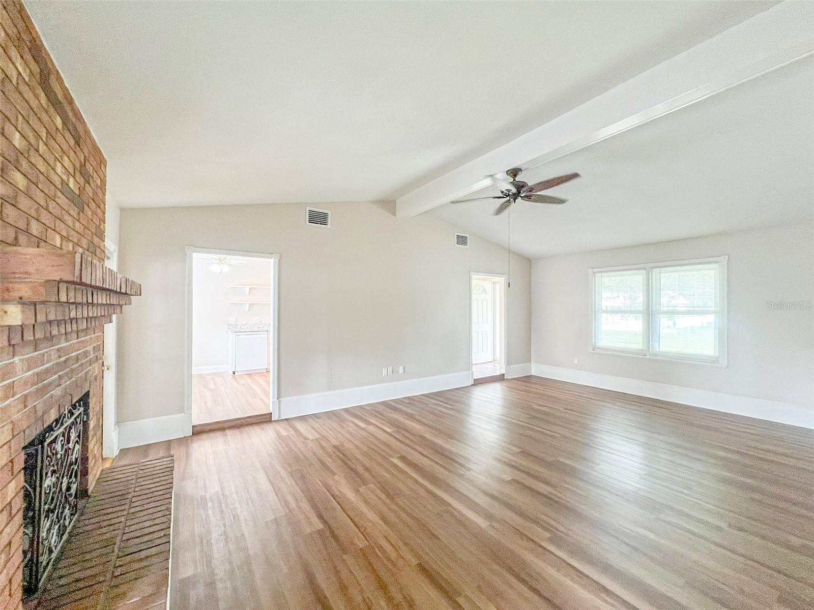 Image 23 of 31 For 2926 Forestgreen Drive S