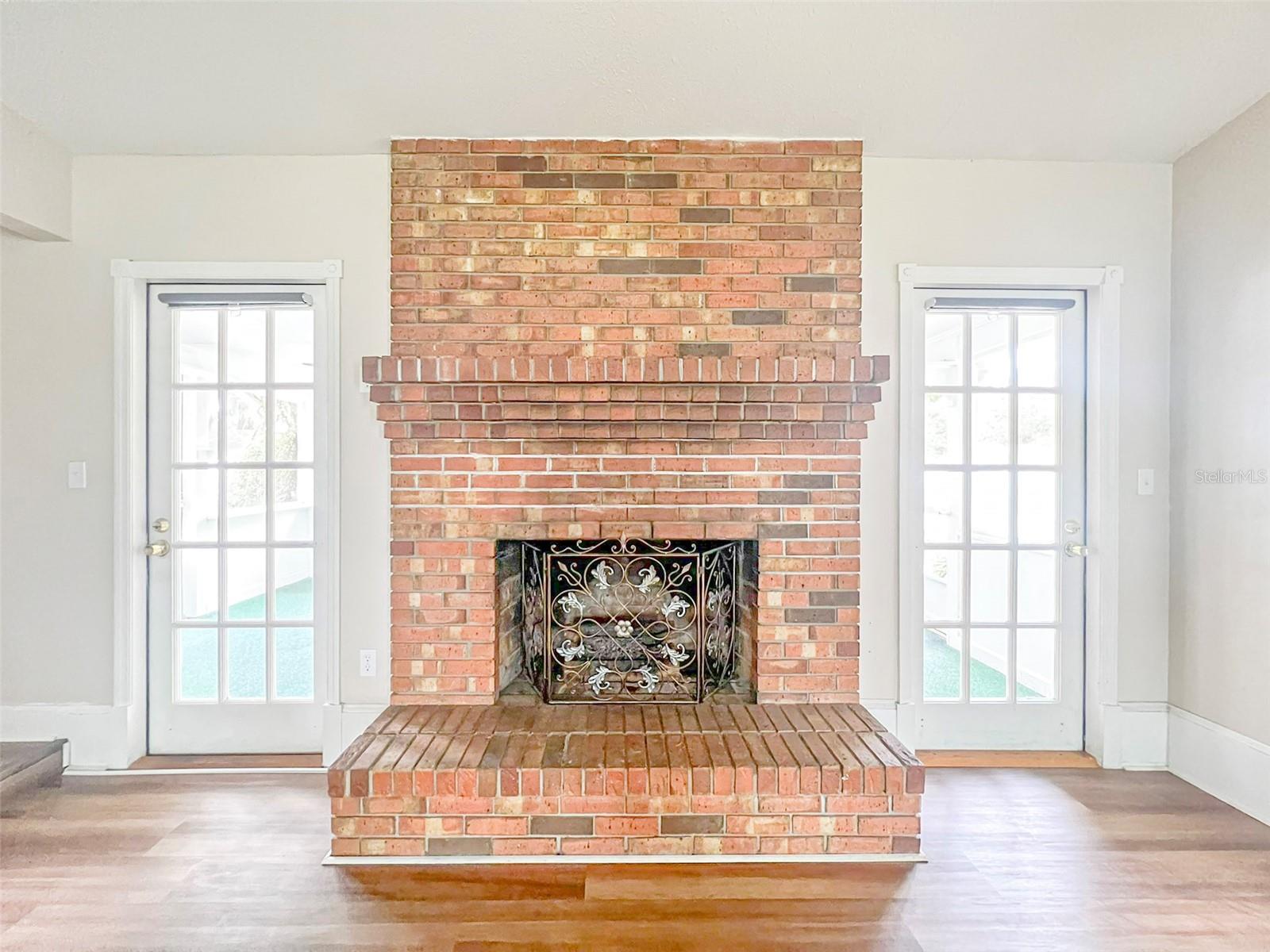 Image 4 of 31 For 2926 Forestgreen Drive S