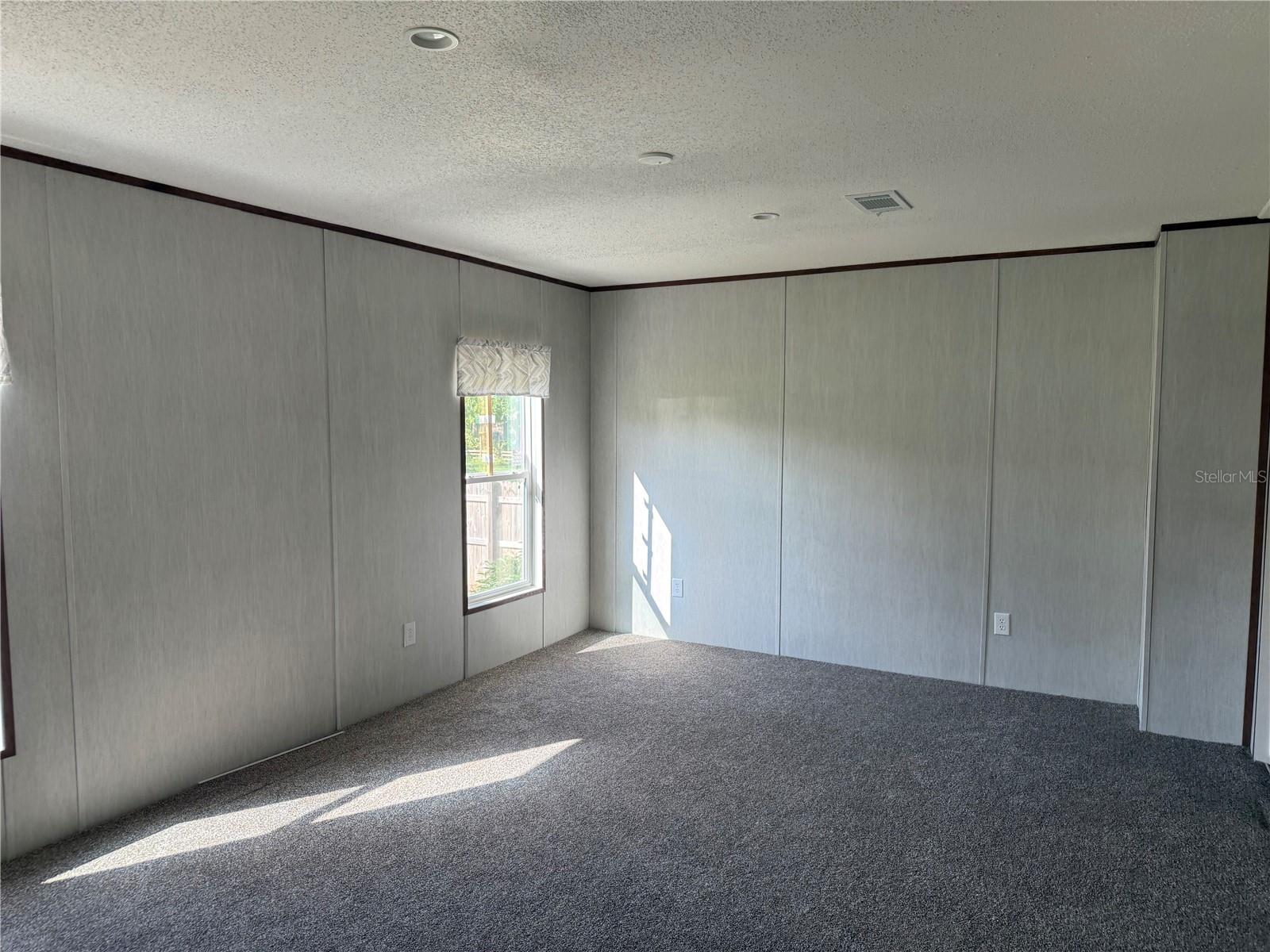 Image 8 of 15 For 1561 Poe Road