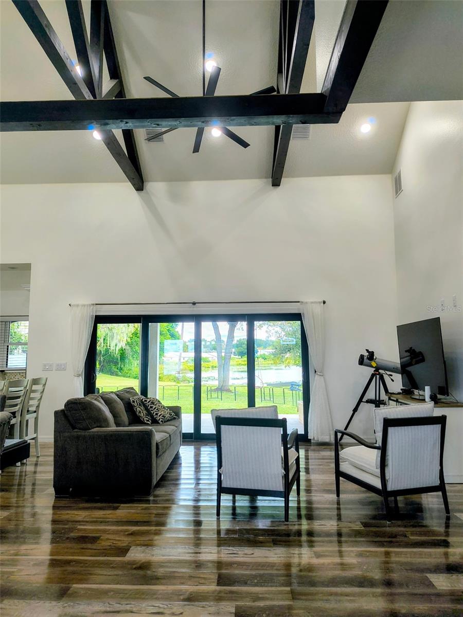Image 32 of 36 For 1070 Lake Ariana Boulevard