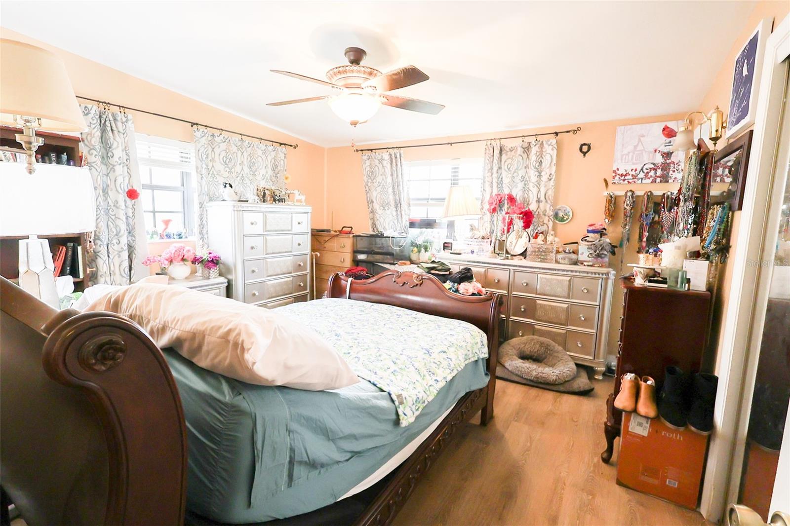Image 11 of 30 For 1645 Kissengen Avenue