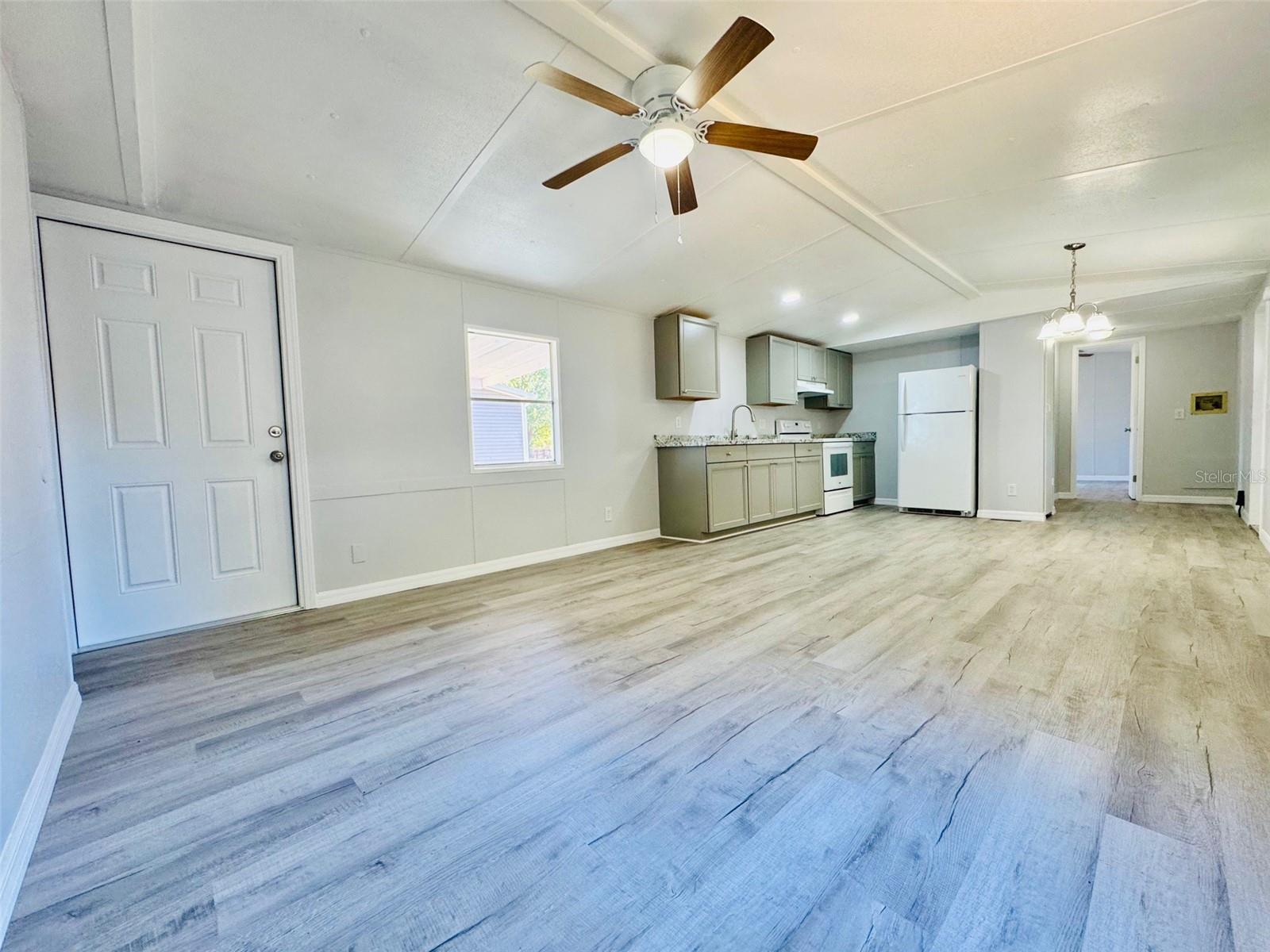 Image 3 of 16 For 688 4th Street