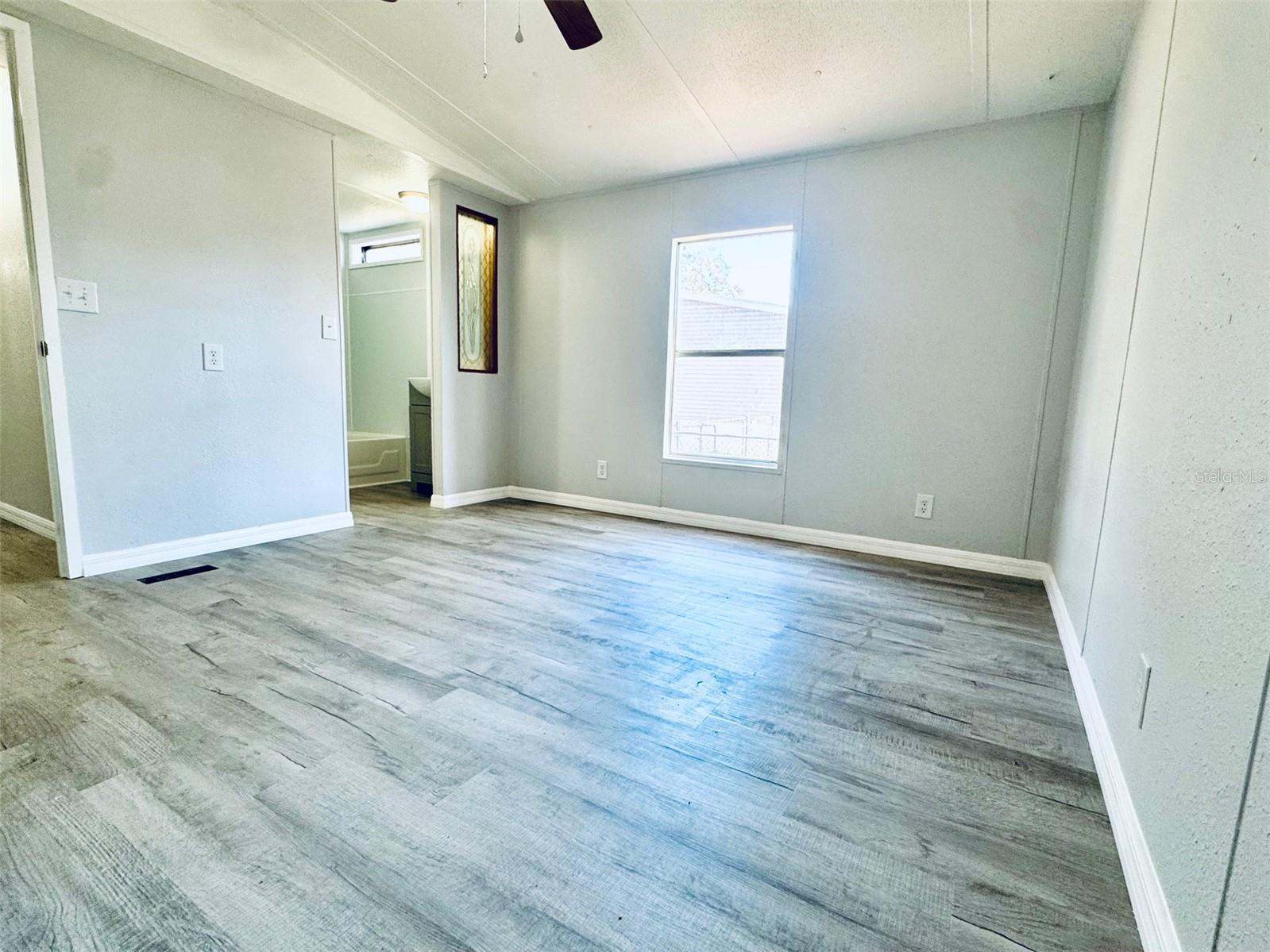 Image 6 of 16 For 688 4th Street