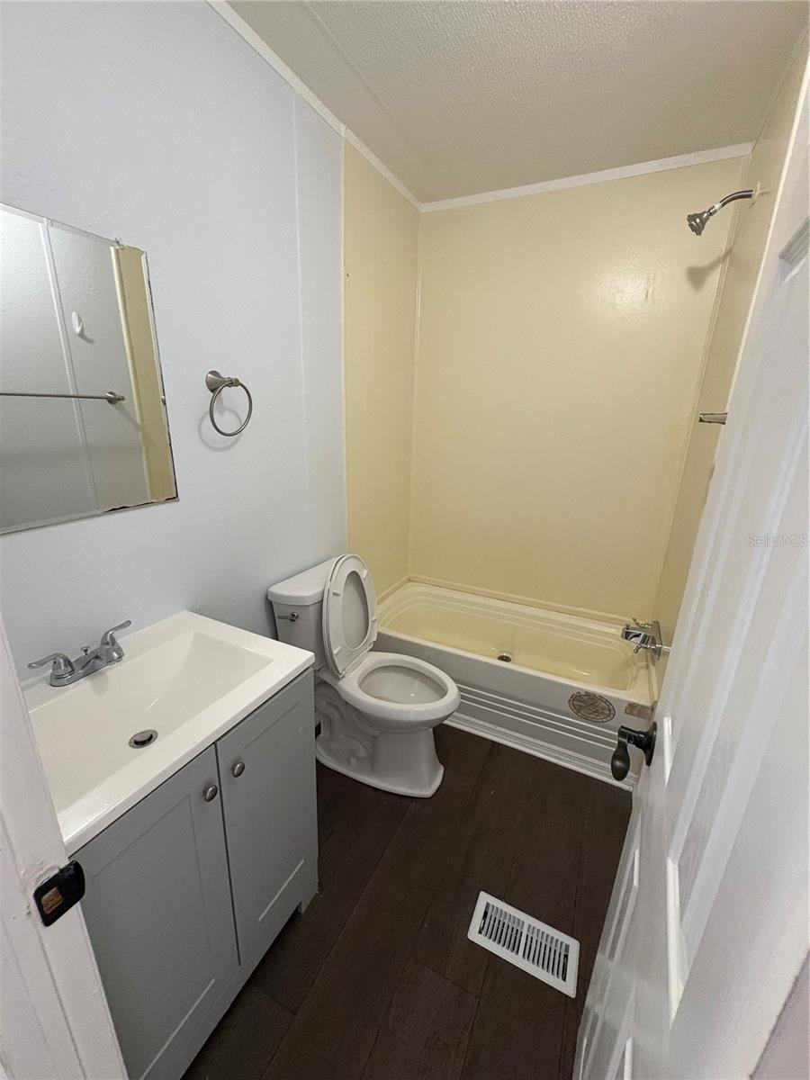 Image 14 of 23 For 8939 Beverly Hills