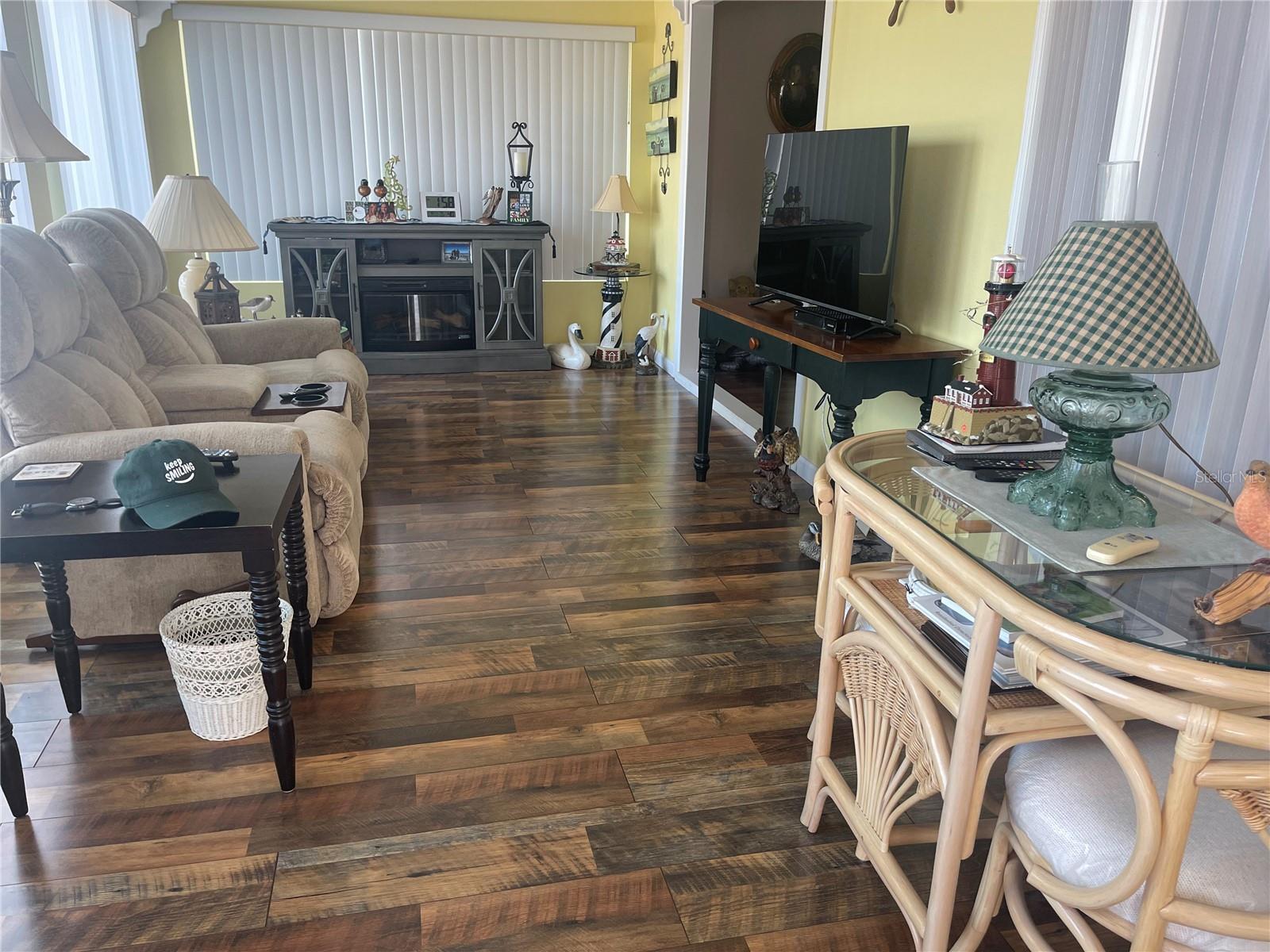 Image 6 of 15 For 4526 Redwood Street