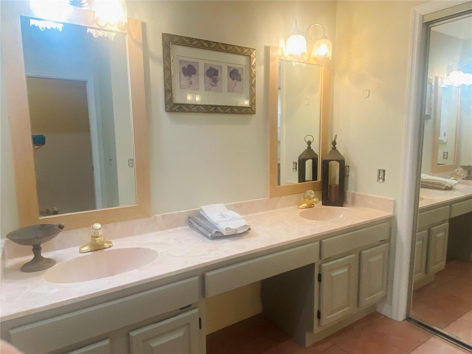 Image 20 of 49 For 533 Saint Andrews Road