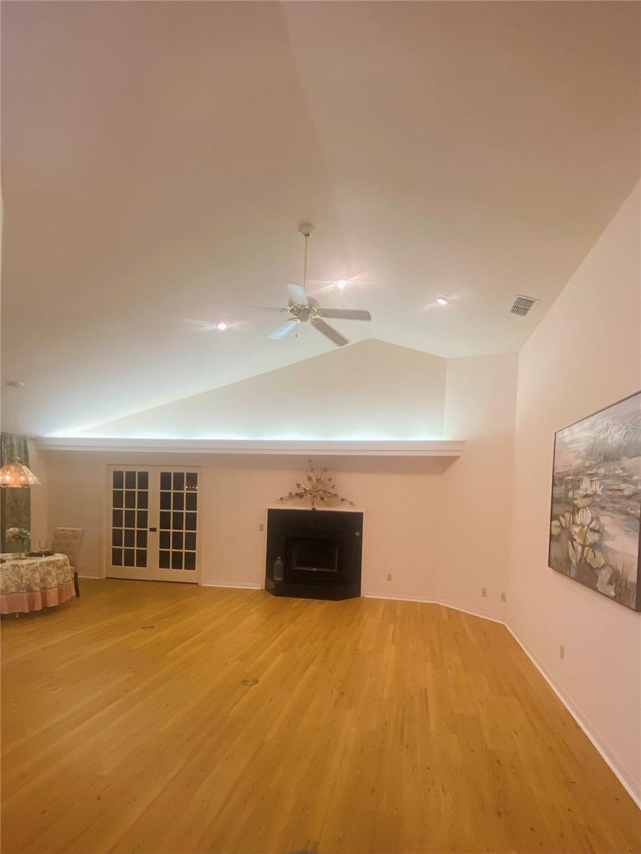 Image 31 of 49 For 533 Saint Andrews Road