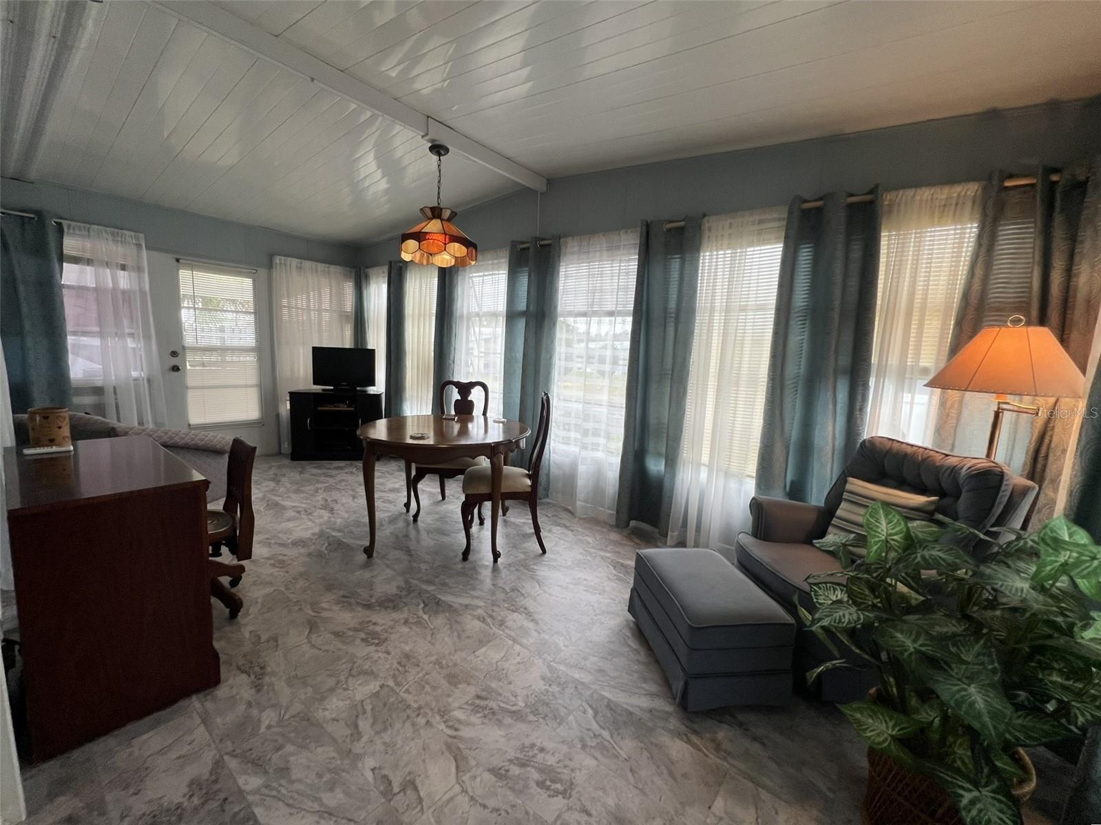 Image 16 of 43 For 2055 Floral Avenue 46