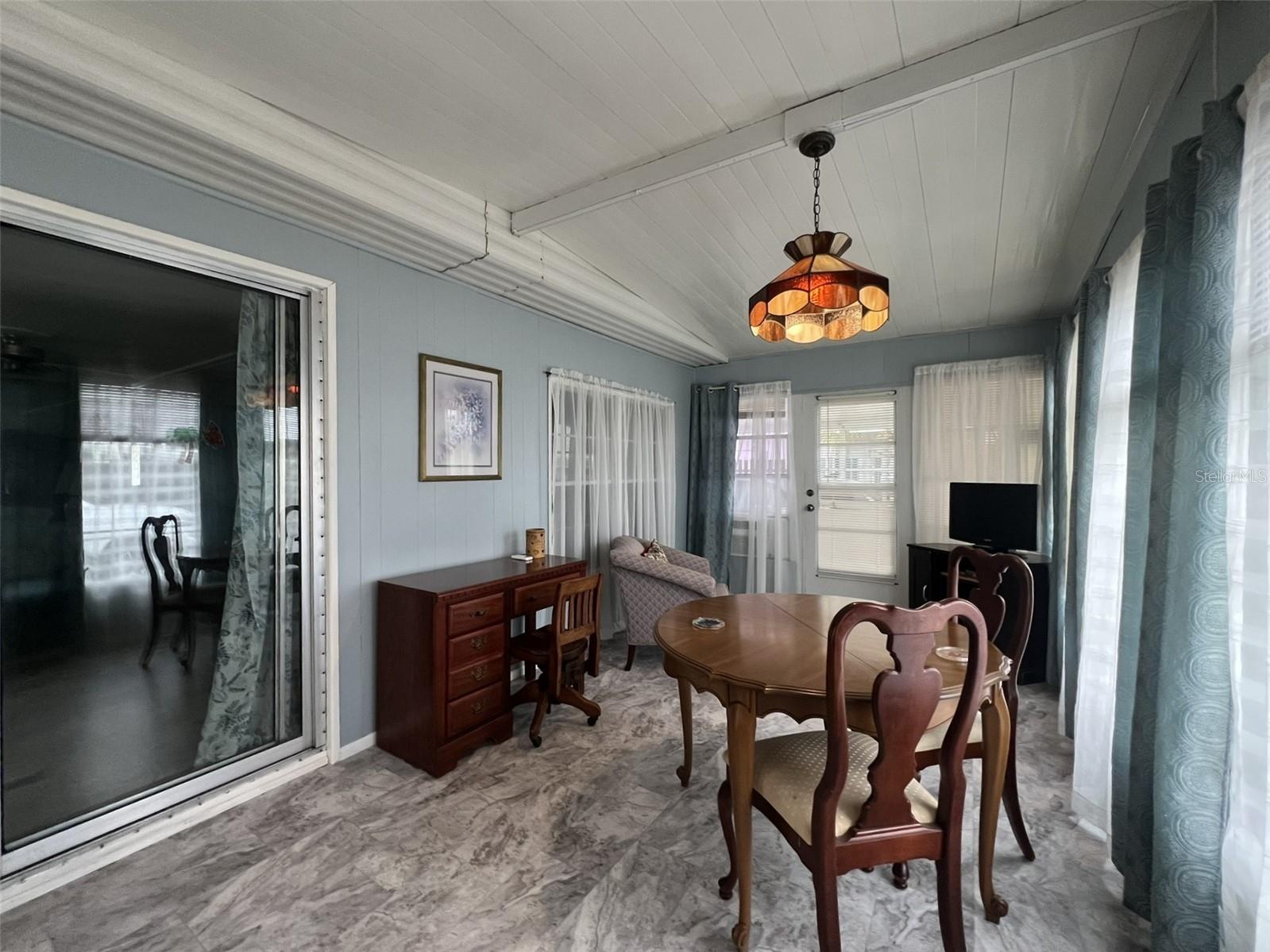 Image 17 of 43 For 2055 Floral Avenue 46