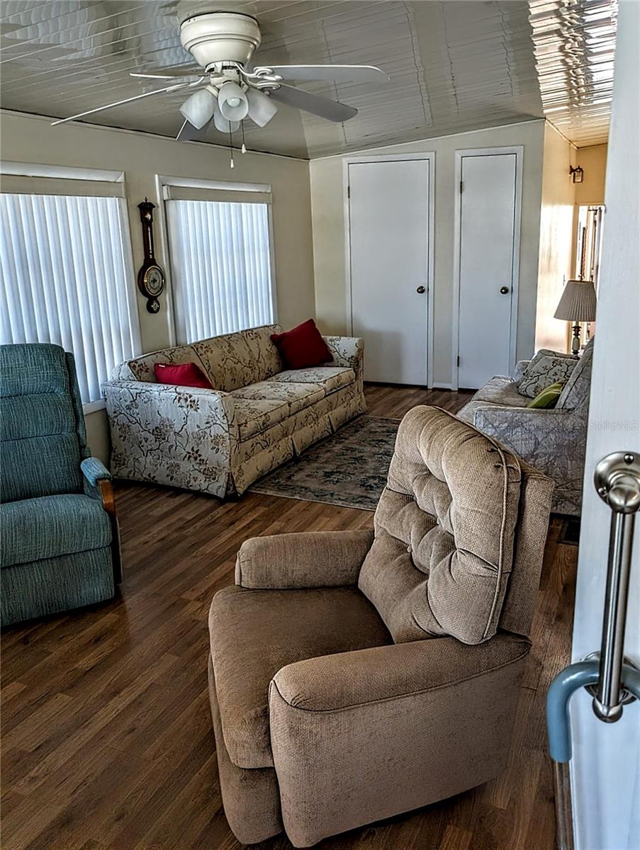 Image 21 of 51 For 143 Pansy Street