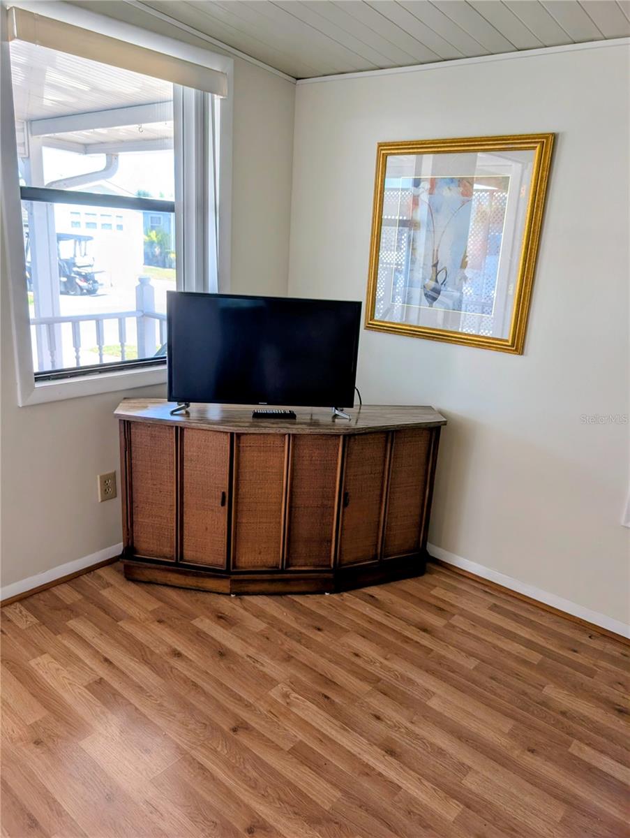 Image 23 of 51 For 143 Pansy Street