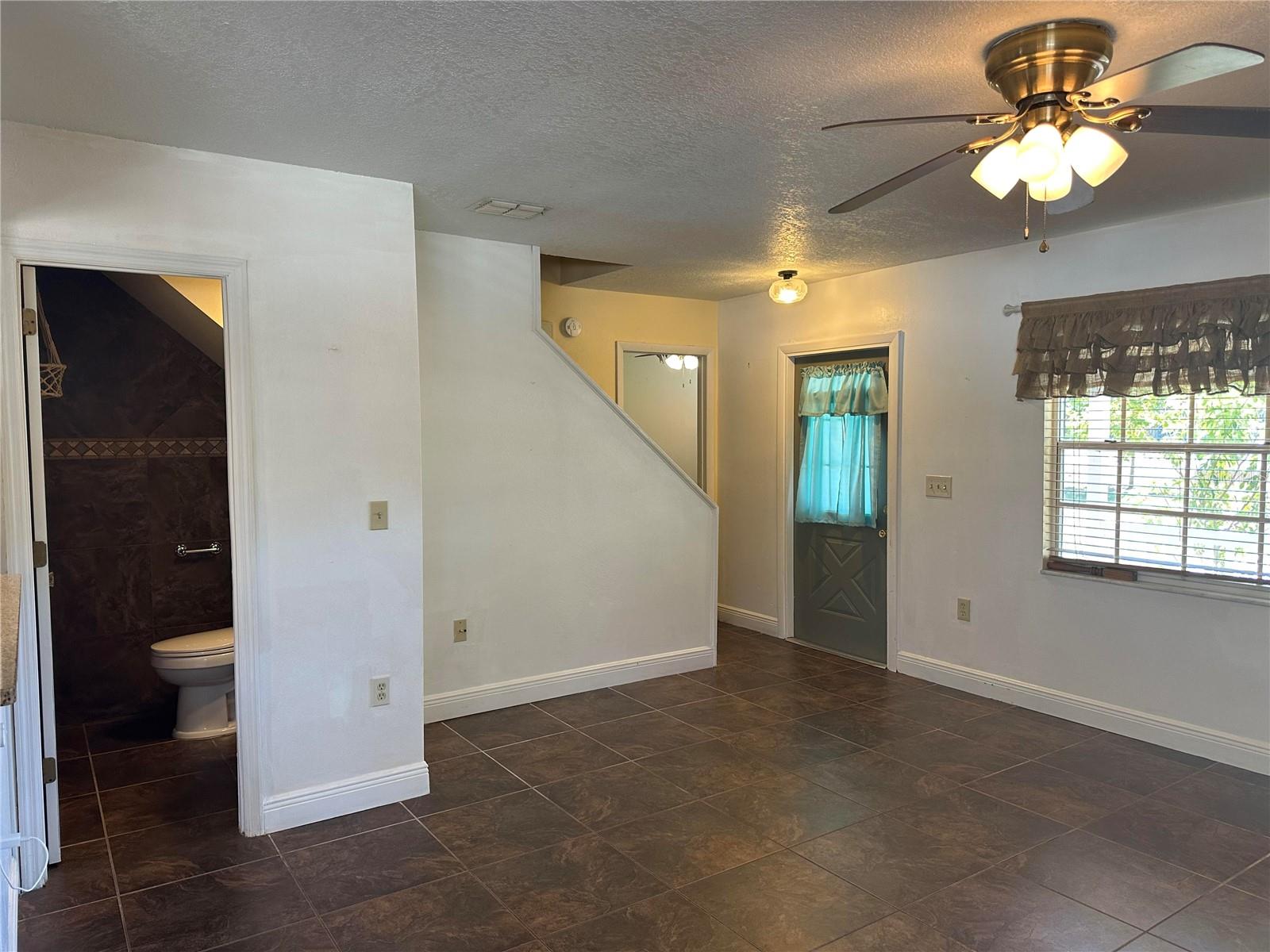 Image 8 of 30 For 3110 River Oaks Drive