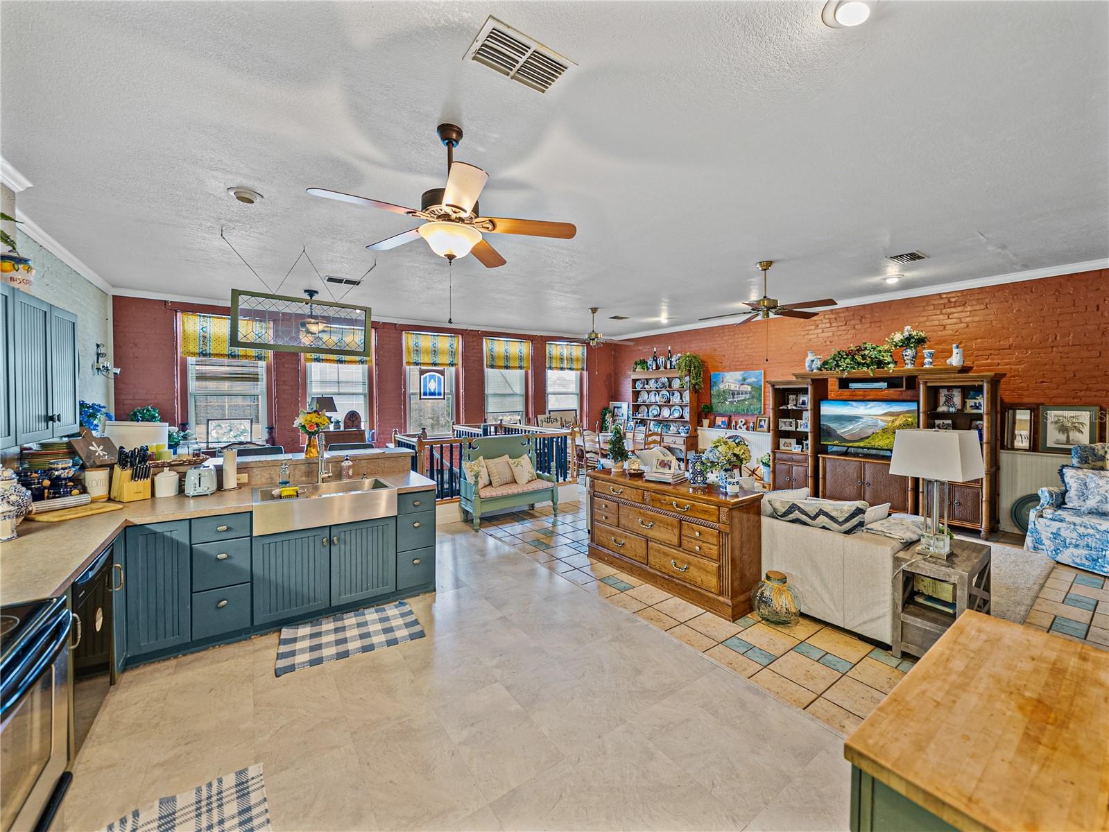 Image 40 of 70 For 135 Central Avenue