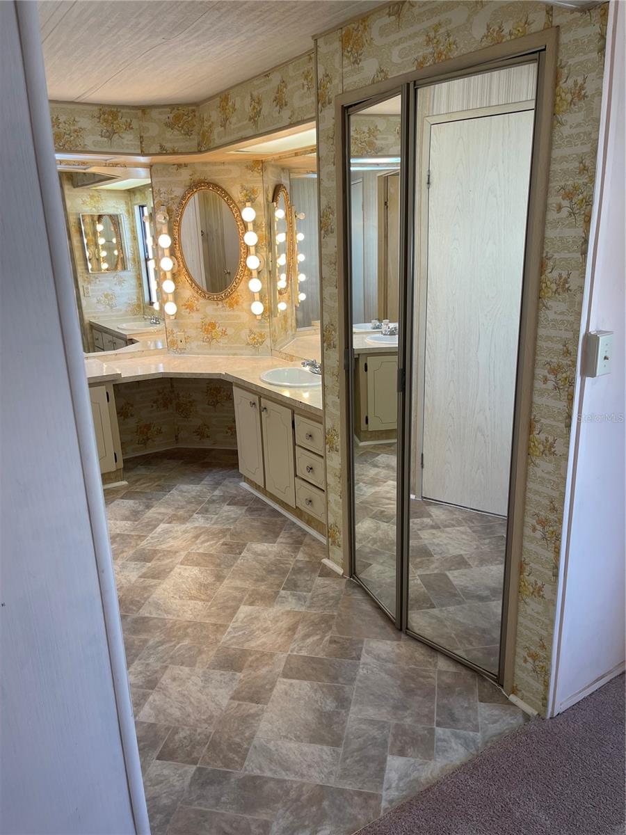 Image 4 of 16 For 109 Ridge Manor Drive