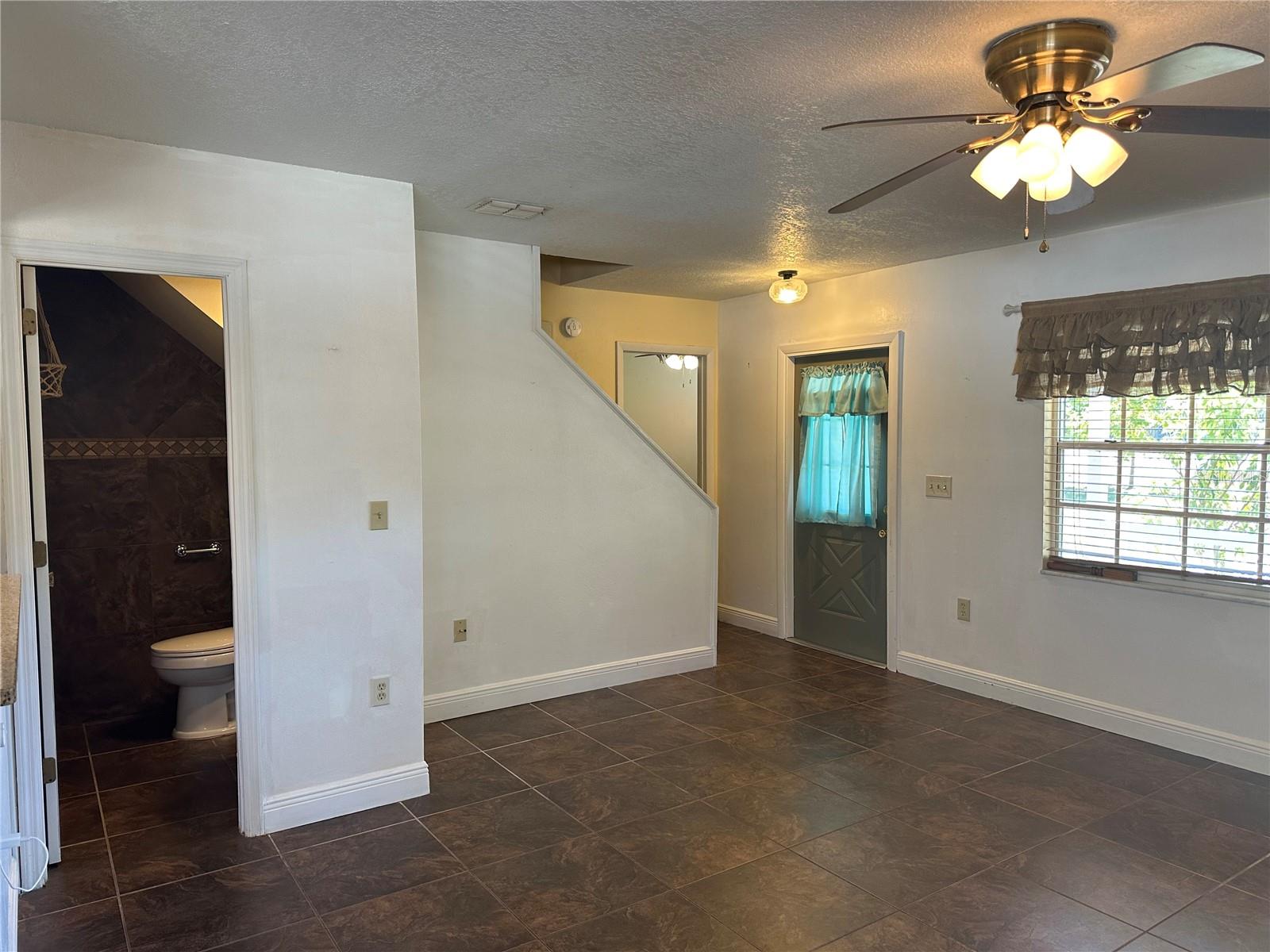 Image 10 of 33 For 3110 River Oaks Drive