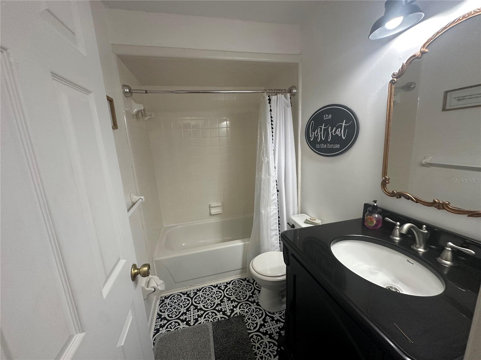 Image 27 of 33 For 3110 River Oaks Drive