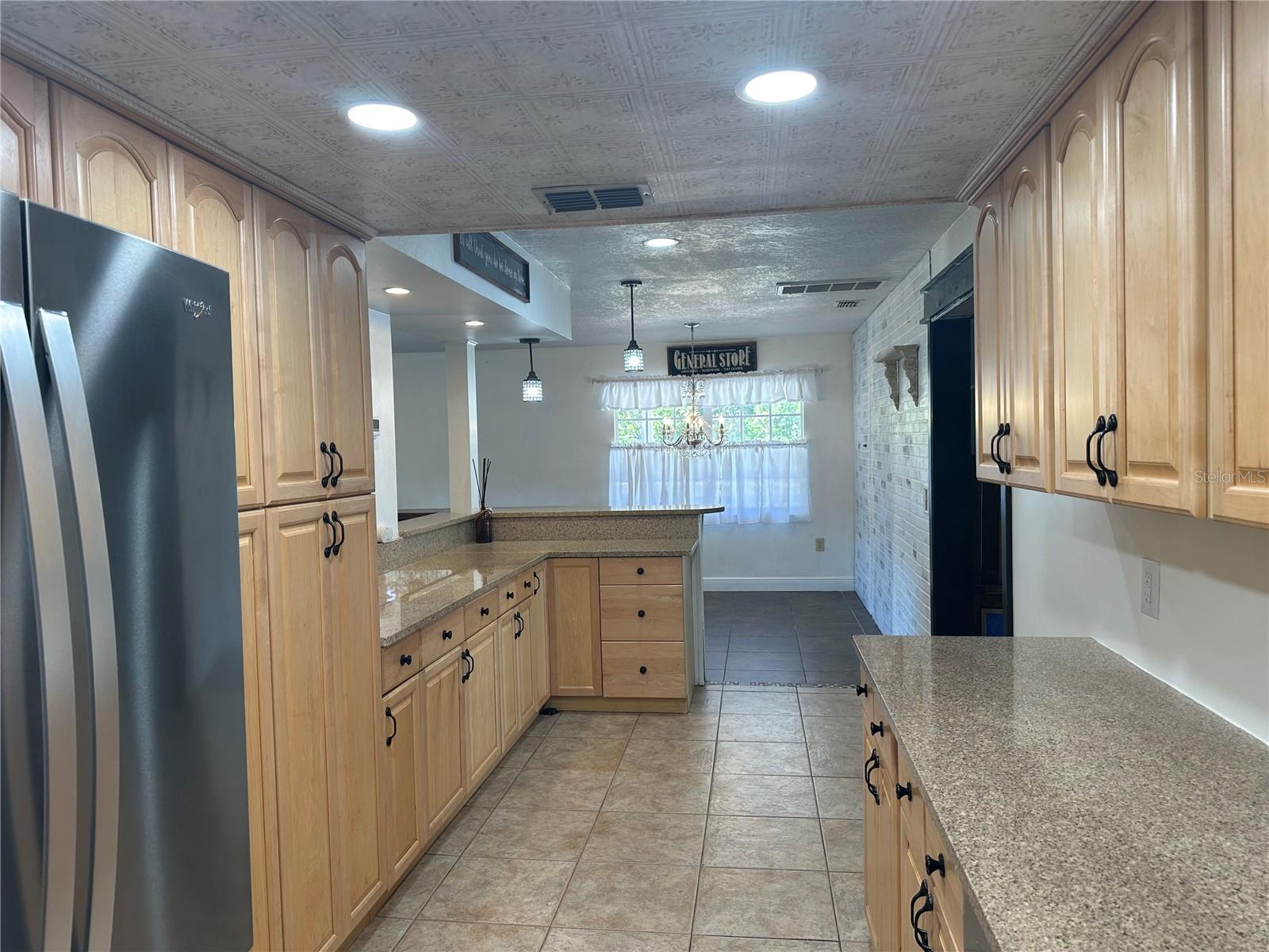 Image 7 of 33 For 3110 River Oaks Drive