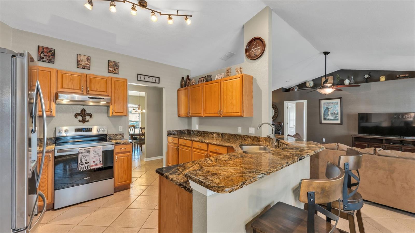 Image 21 of 50 For 5949 Trophy  