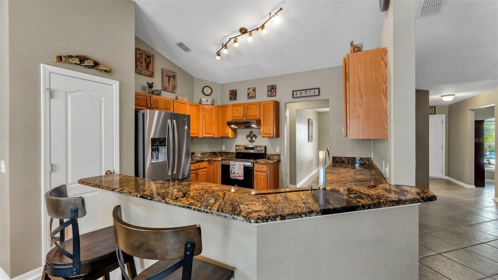 Image 24 of 50 For 5949 Trophy  