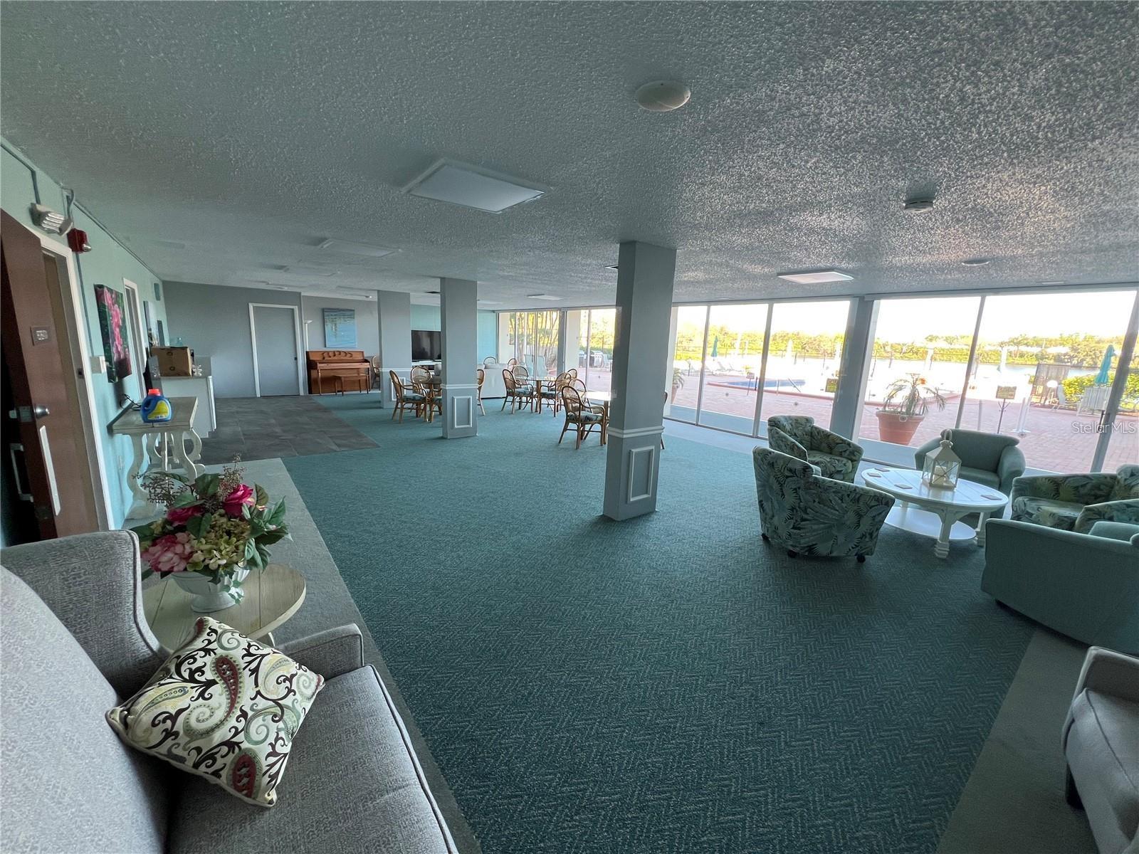 Image 19 of 20 For 700 Mirror Terrace Nw 404