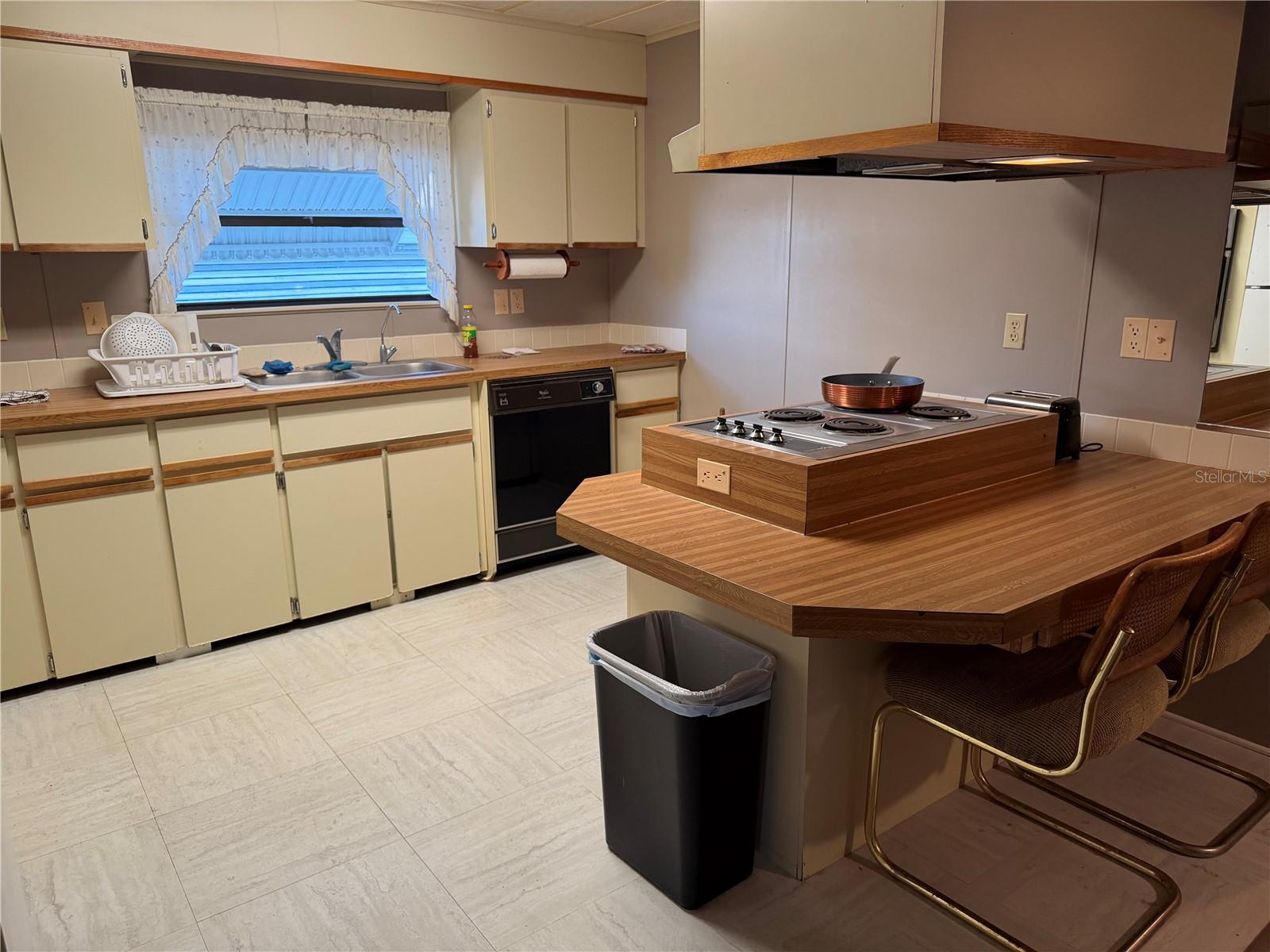 Image 9 of 19 For 4165 Rolling Oaks Drive