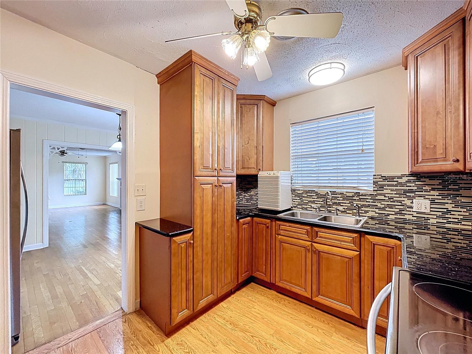 Image 13 of 59 For 495 Pearl Street