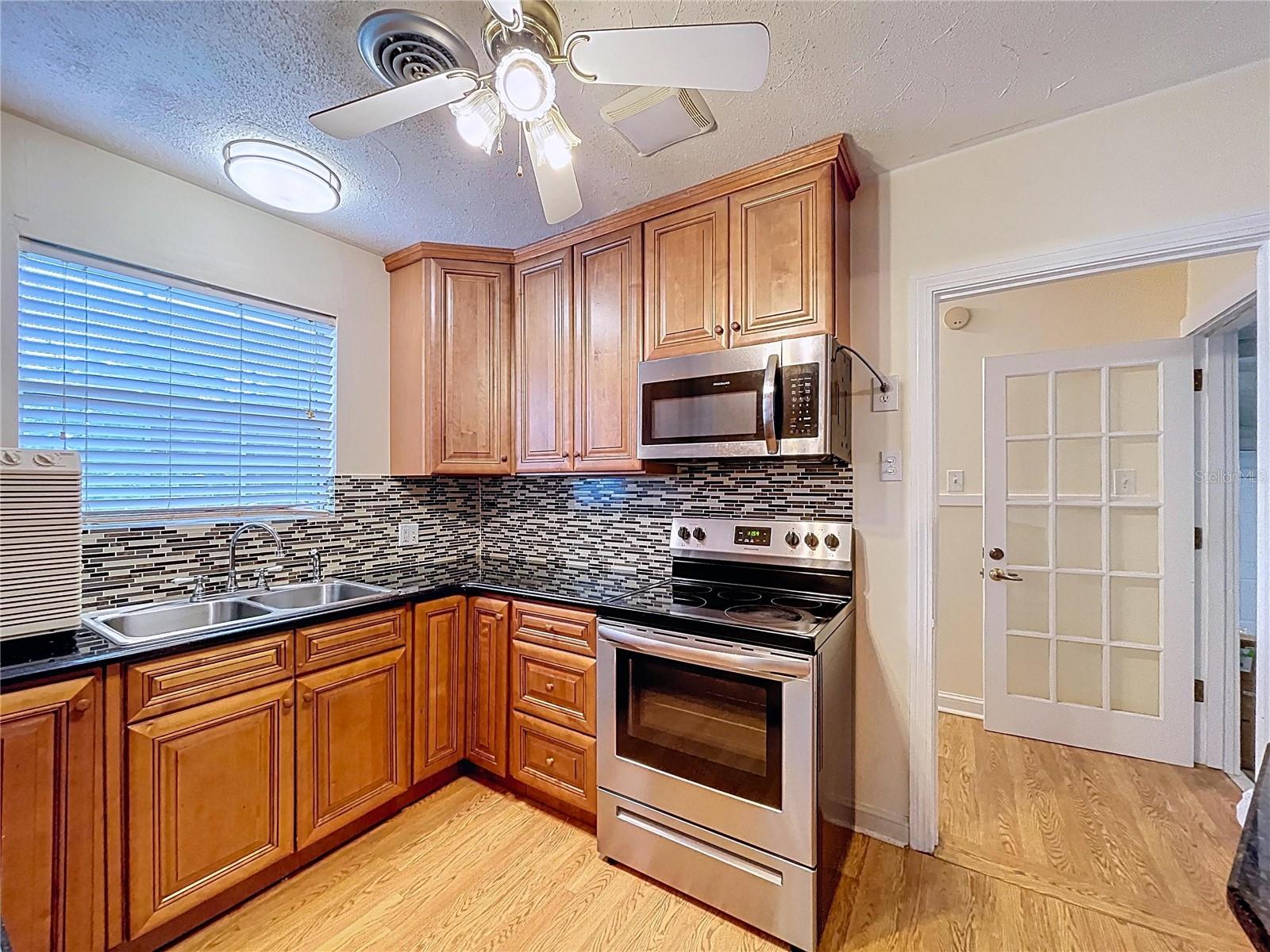 Image 16 of 59 For 495 Pearl Street