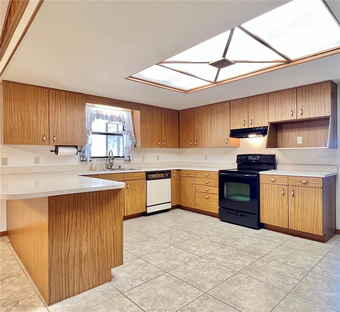 Image 16 of 53 For 301 Wells Avenue