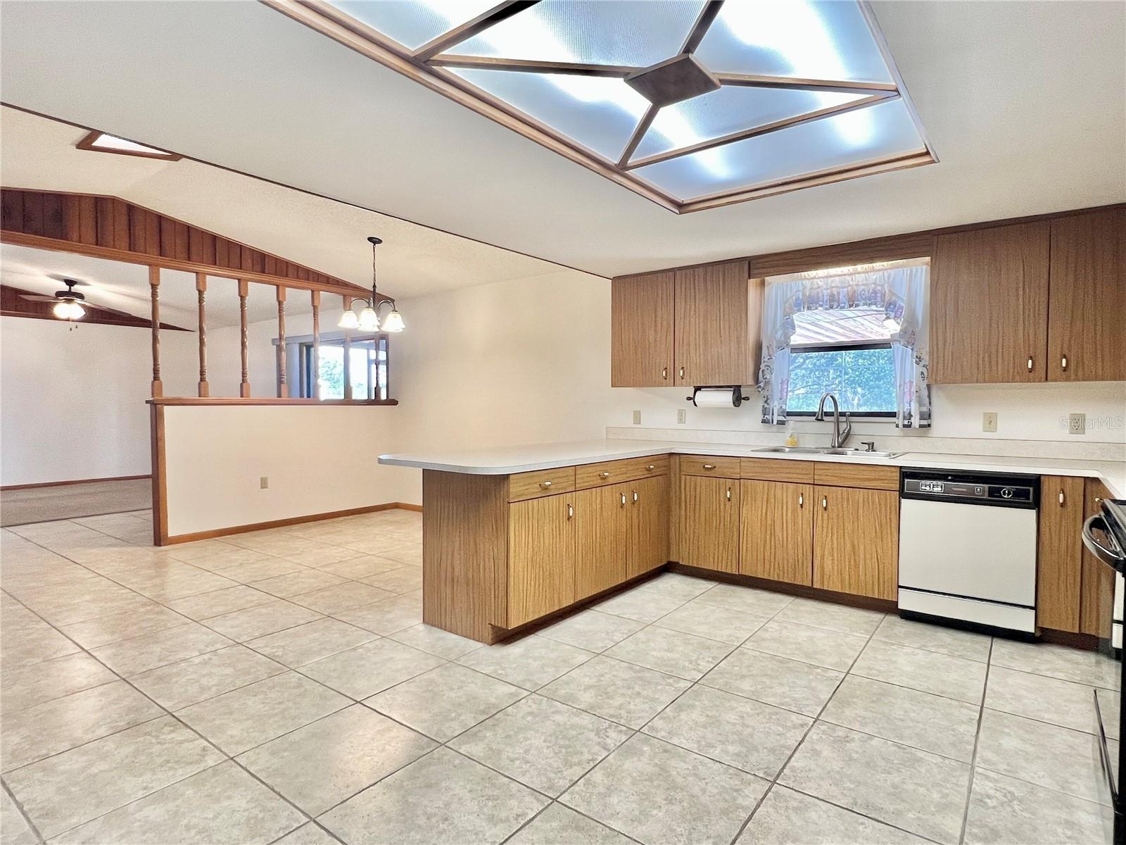 Image 21 of 53 For 301 Wells Avenue