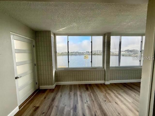 Image 17 of 21 For 700 Mirror Terrace Nw 404