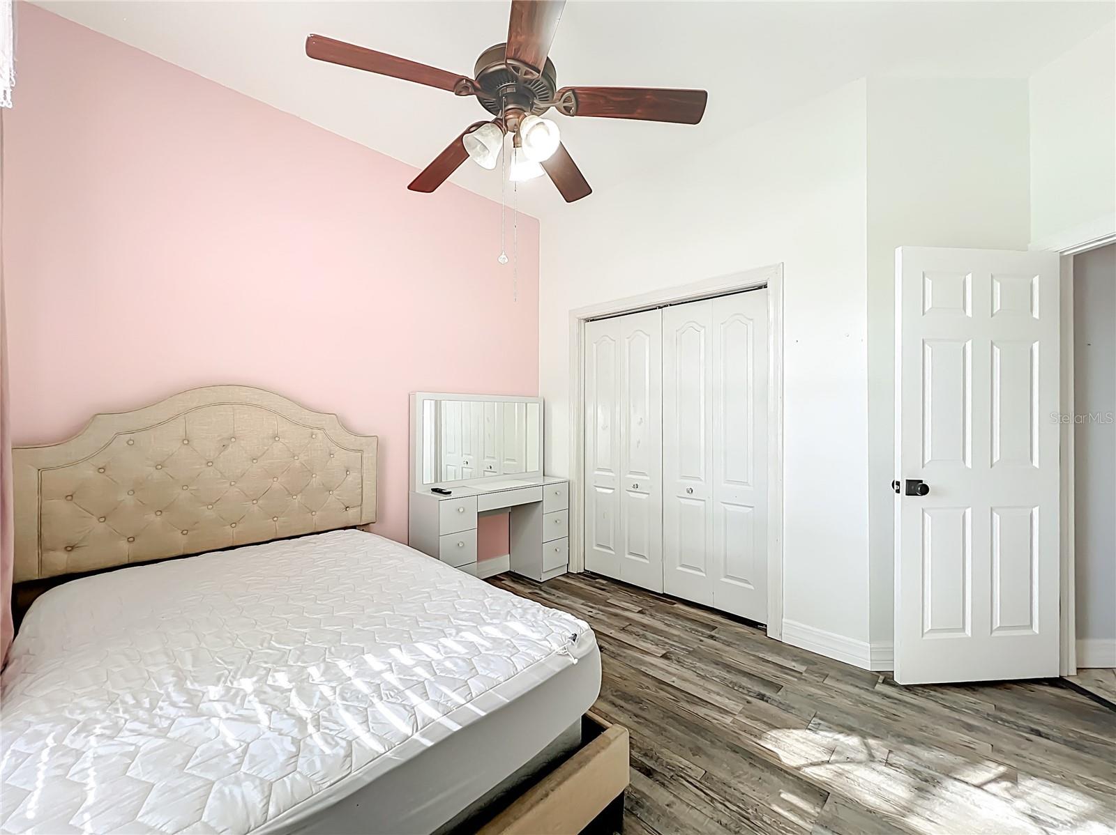 Image 11 of 27 For 810 Lakeworth Circle