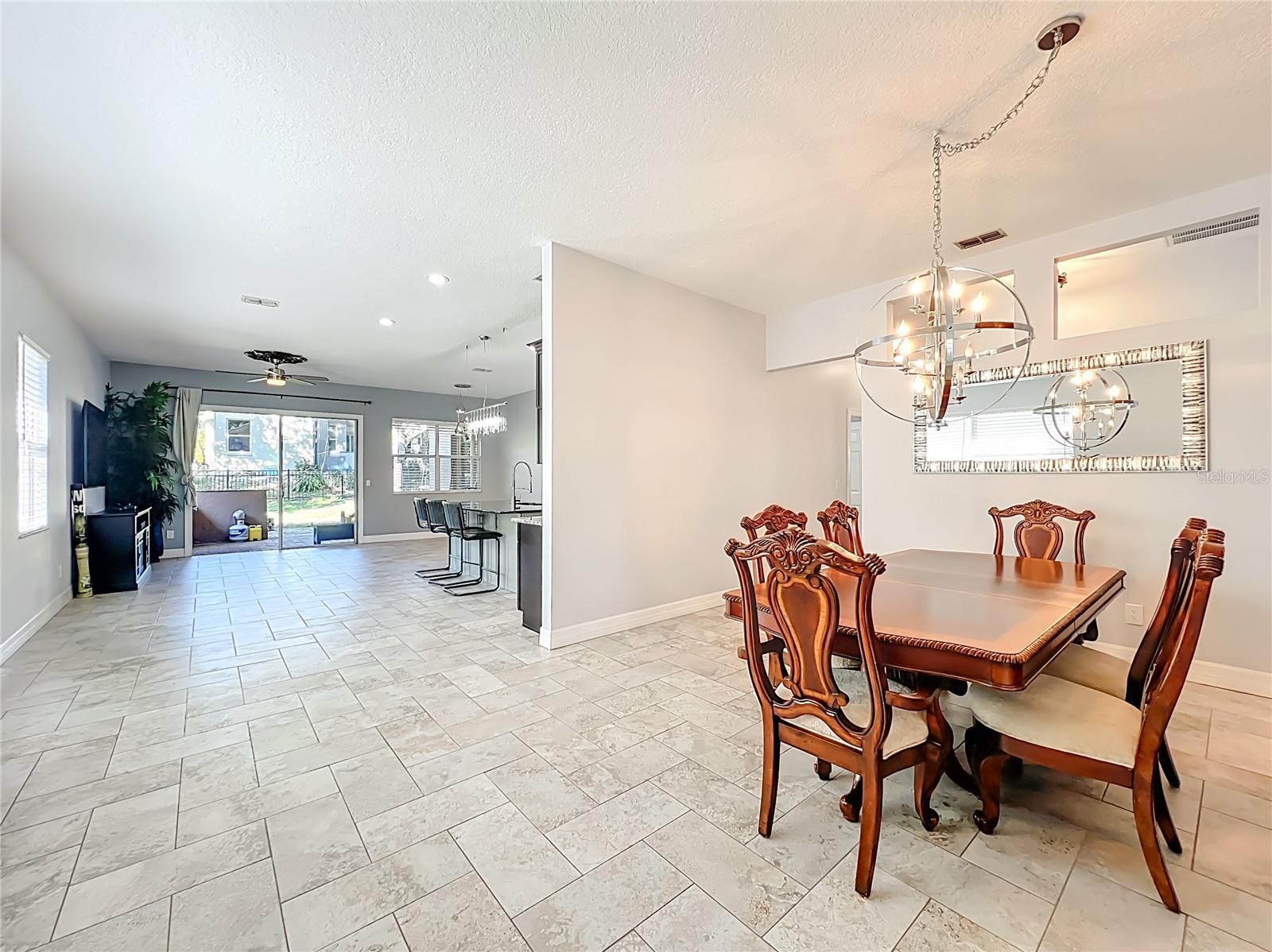 Image 9 of 27 For 810 Lakeworth Circle