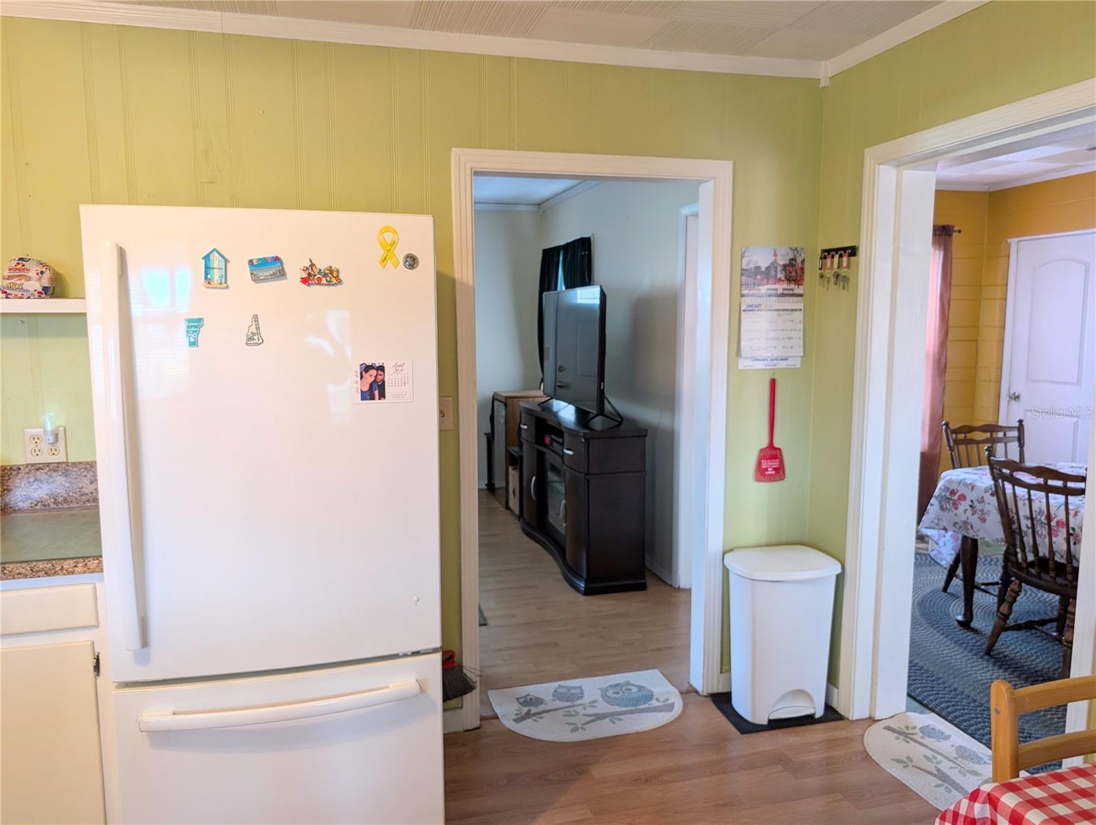 Image 10 of 59 For 17 Bay Street