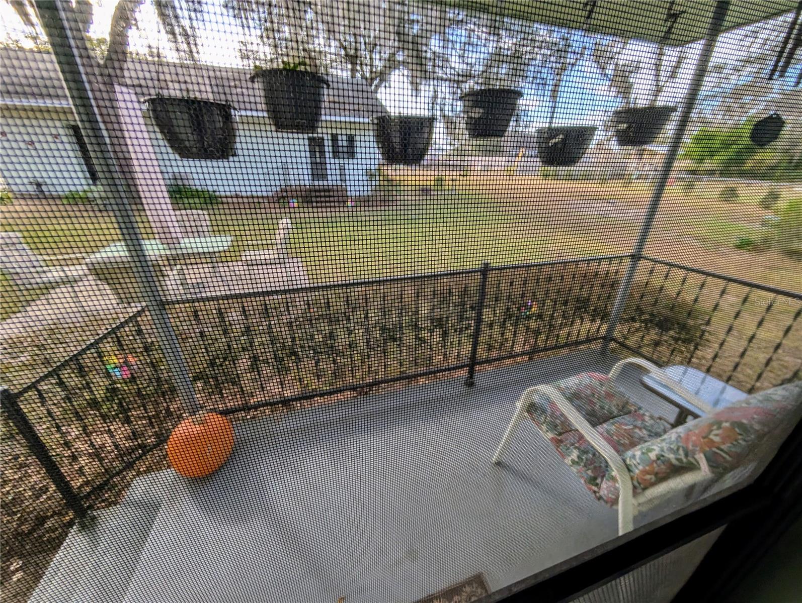 Image 12 of 59 For 17 Bay Street