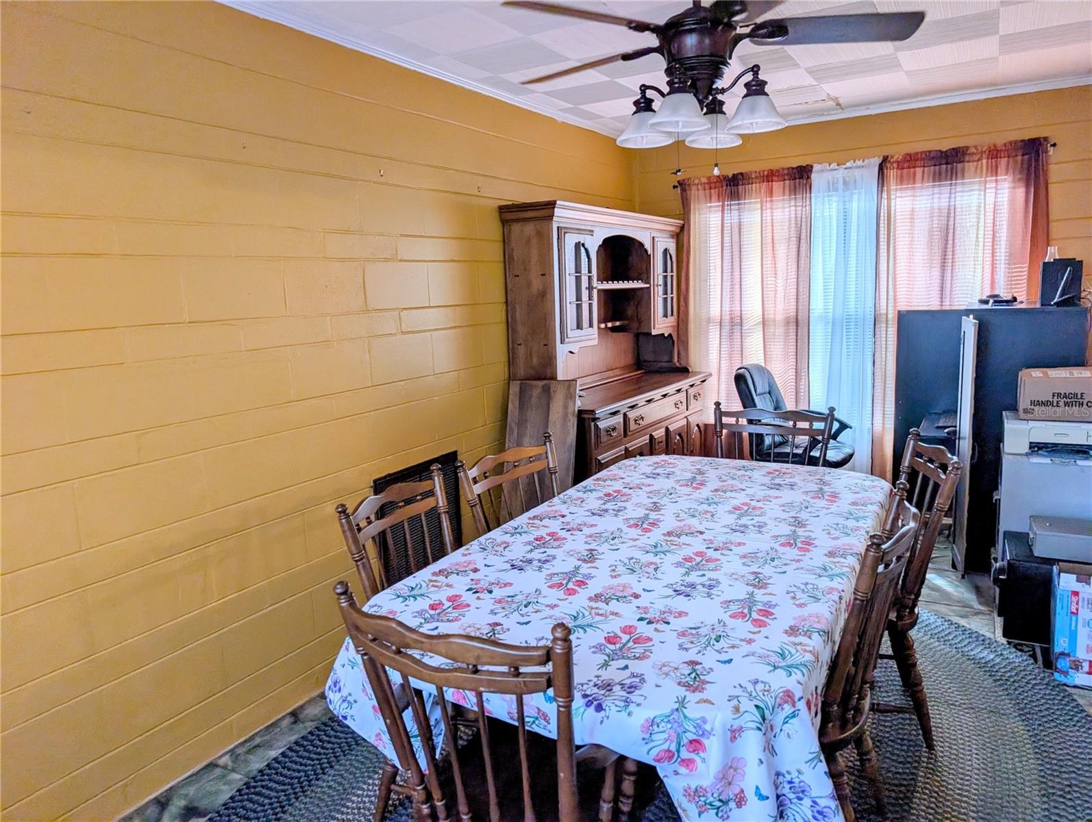 Image 17 of 59 For 17 Bay Street