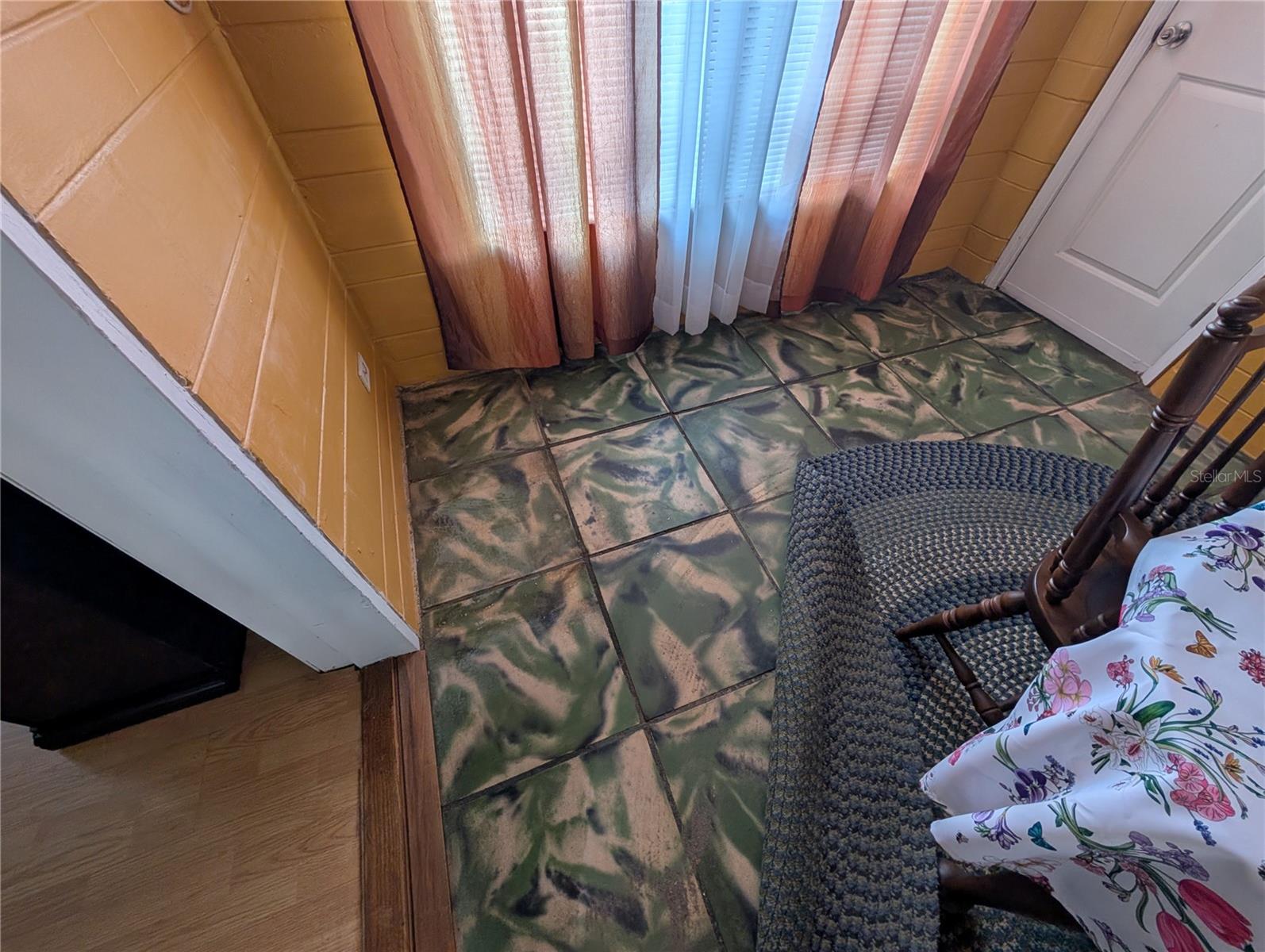 Image 19 of 59 For 17 Bay Street