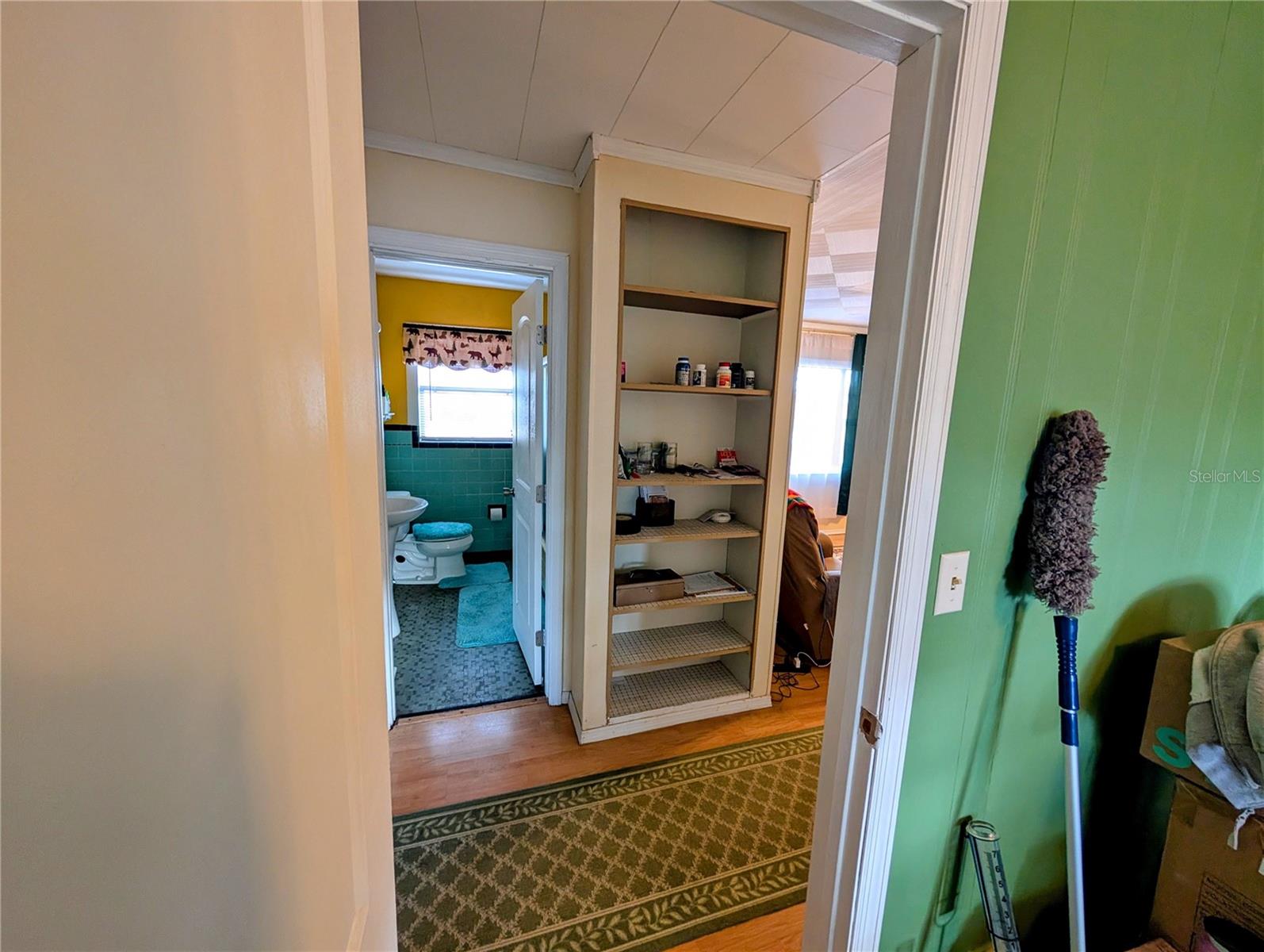 Image 20 of 59 For 17 Bay Street