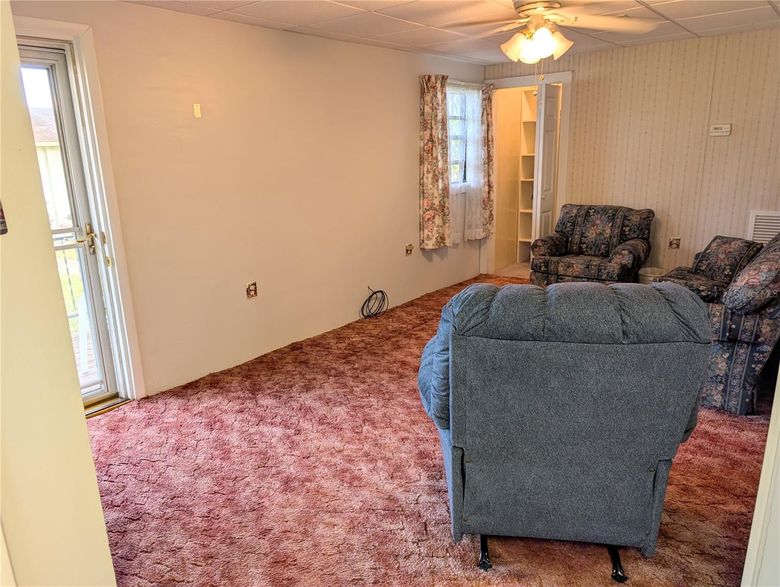 Image 34 of 59 For 17 Bay Street