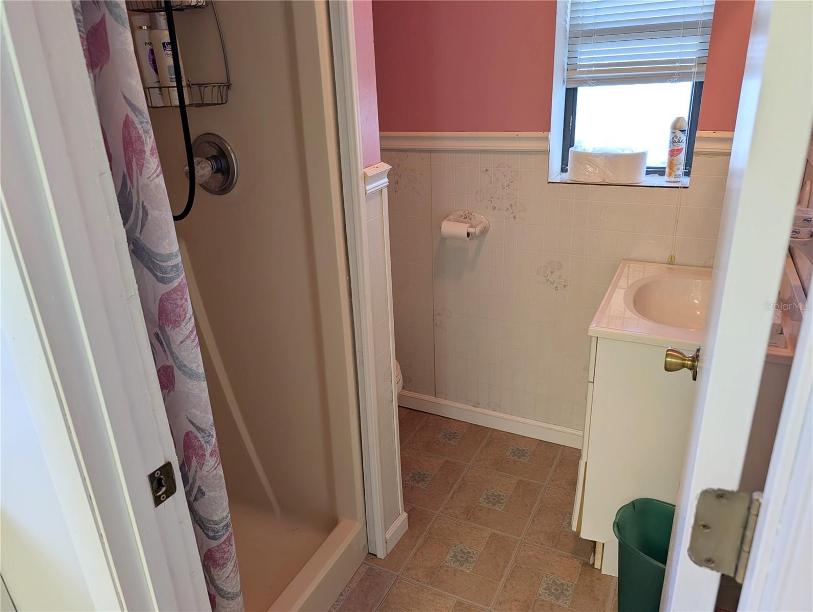 Image 40 of 59 For 17 Bay Street